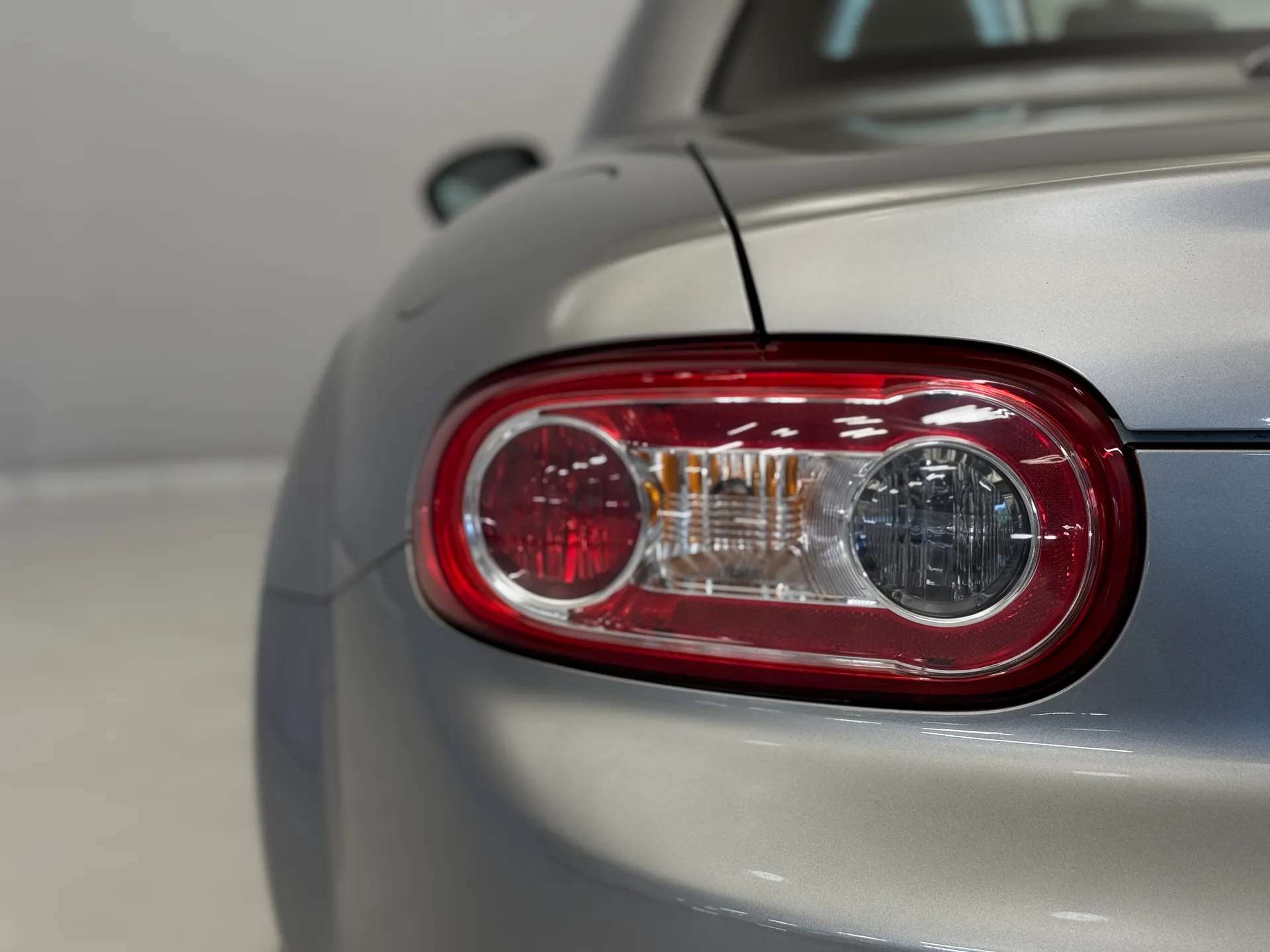 2010 MAZDA MX-5 2010 MAZDA MX-5