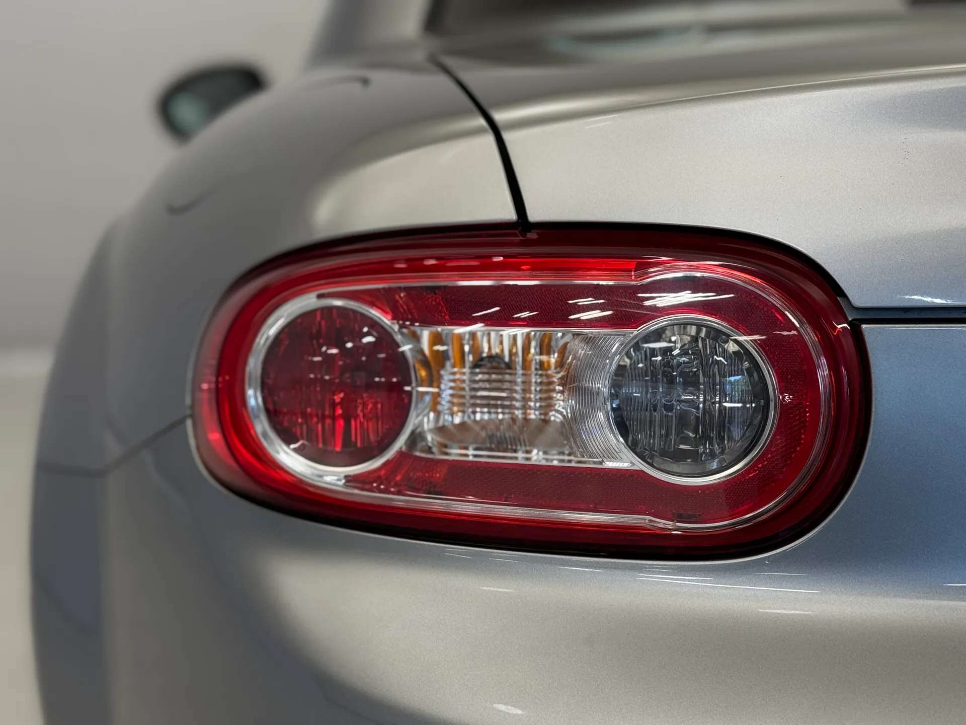 2010 MAZDA MX-5 2010 MAZDA MX-5