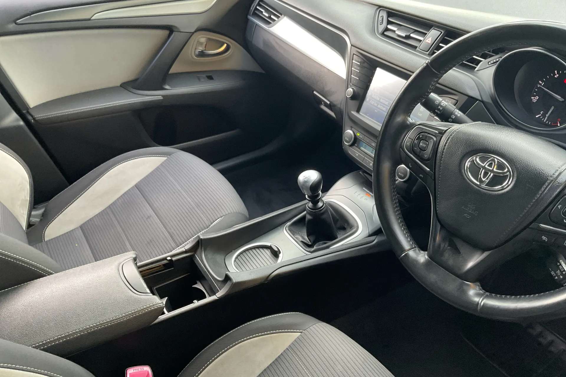 2018 TOYOTA AVENSIS 2018 TOYOTA AVENSIS