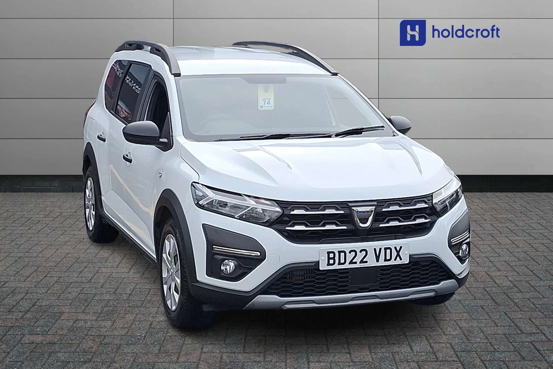 A 2022 DACIA JOGGER 1.0 TCe Essential 5dr A 2022 DACIA JOGGER 1.0 TCe Essential 5dr