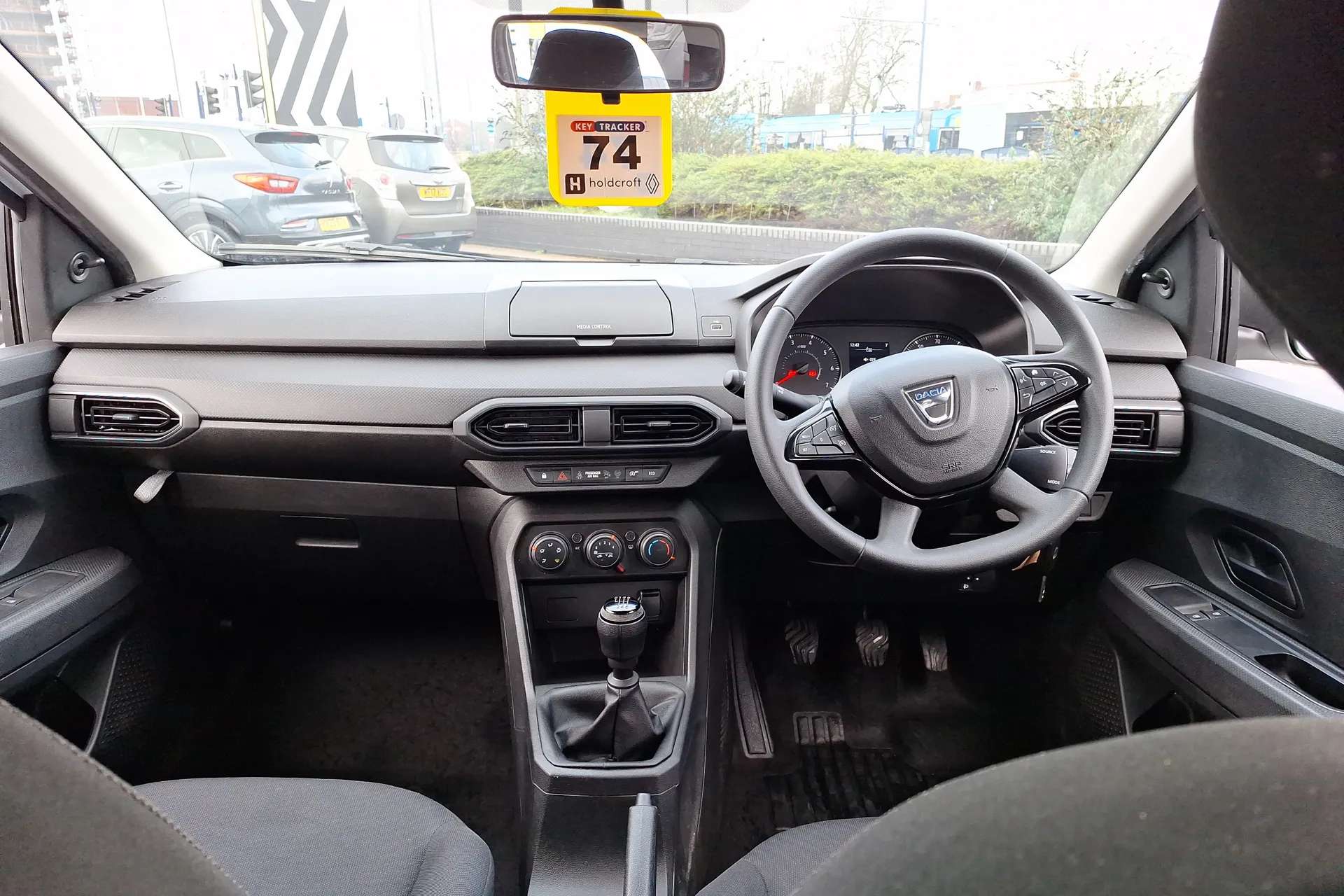 A 2022 DACIA JOGGER 1.0 TCe Essential 5dr A 2022 DACIA JOGGER 1.0 TCe Essential 5dr