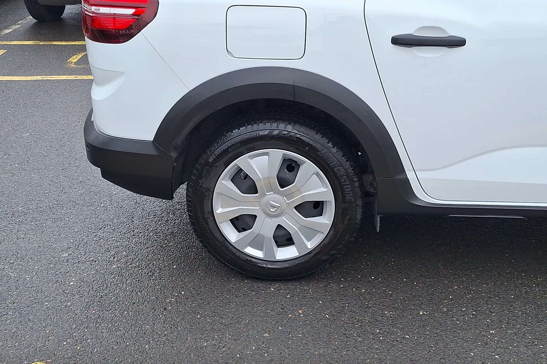 A 2022 DACIA JOGGER 1.0 TCe Essential 5dr A 2022 DACIA JOGGER 1.0 TCe Essential 5dr