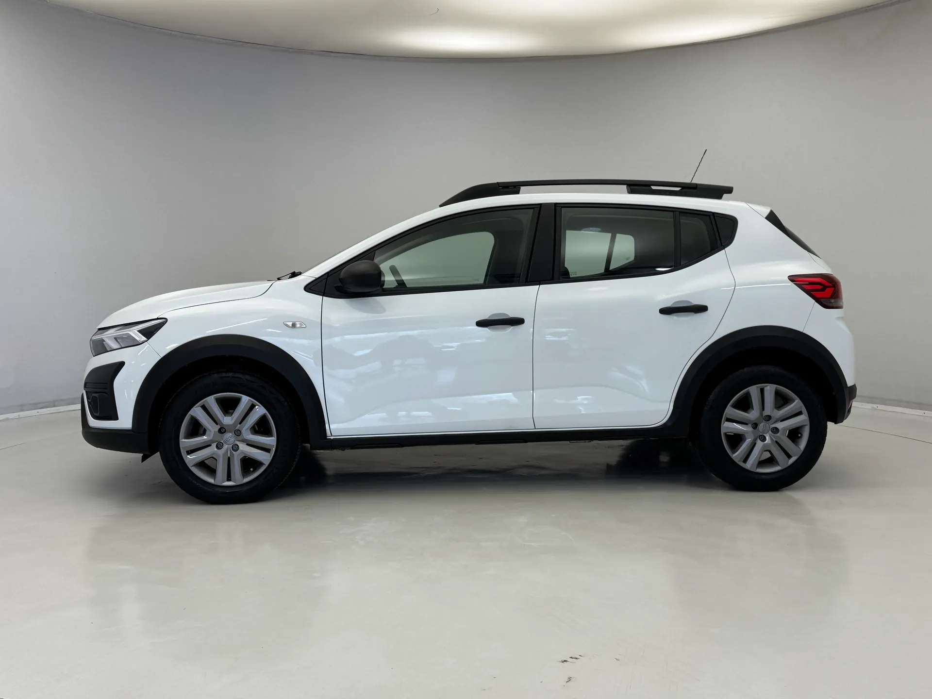 A 2024 DACIA SANDERO STEPWAY 1.0 TCe Essential 5dr A 2024 DACIA SANDERO STEPWAY 1.0 TCe Essential 5dr