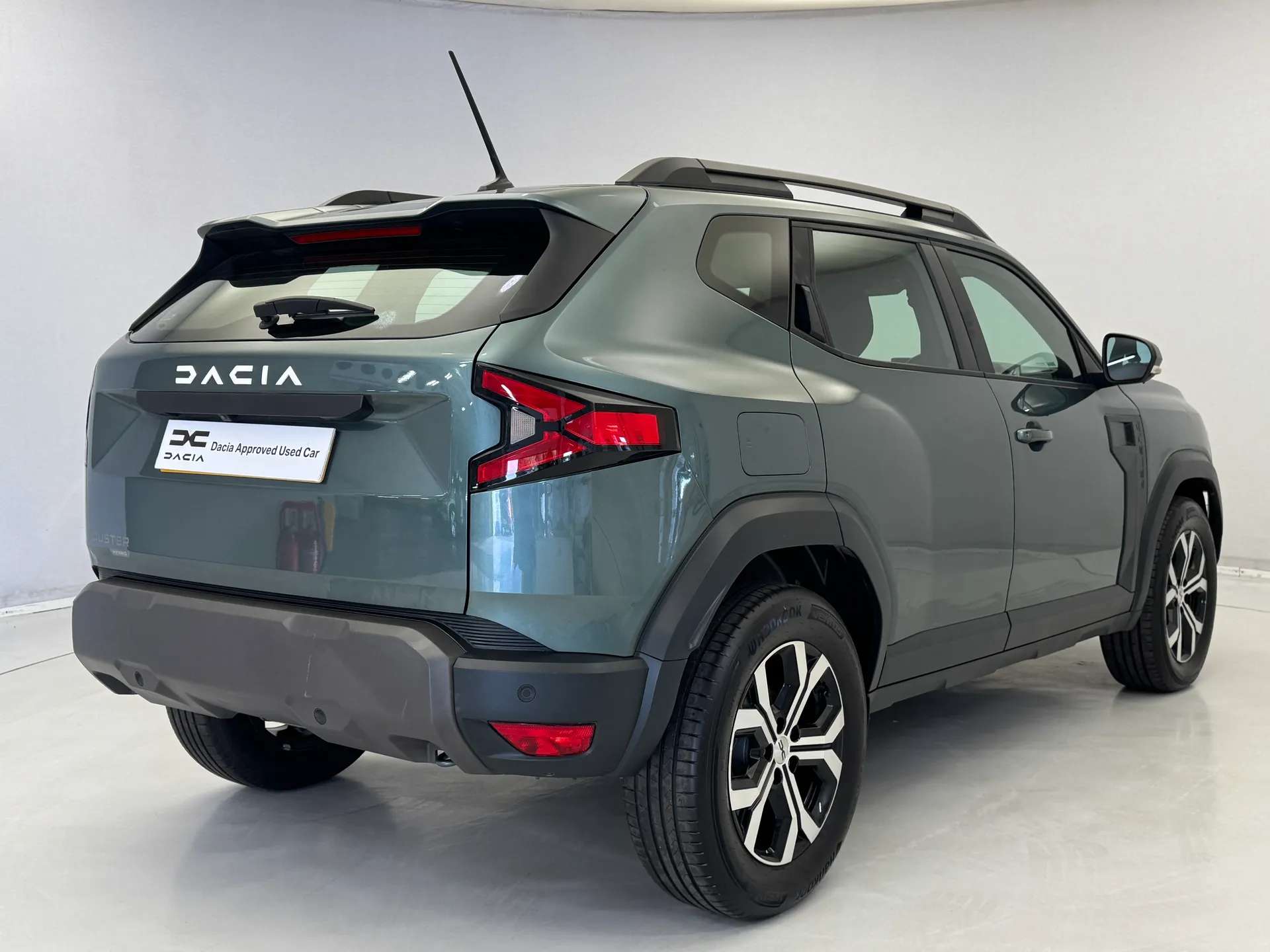 A 2025 DACIA DUSTER 1.6 Hybrid 140 Expression 5dr Auto A 2025 DACIA DUSTER 1.6 Hybrid 140 Expression 5dr Auto