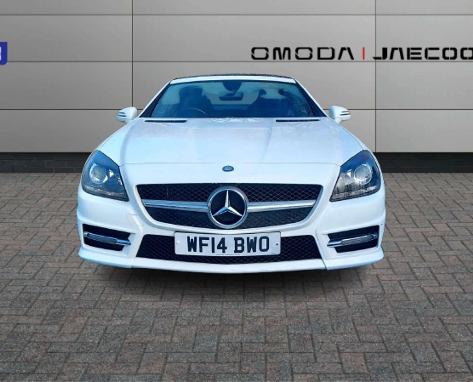 A 2014 MERCEDES-BENZ SLK SLK 250 CDI BlueEFFICIENCY AMG Sport 2dr Tip Auto A 2014 MERCEDES-BENZ SLK SLK 250 CDI BlueEFFICIENCY AMG Sport 2dr Tip Auto