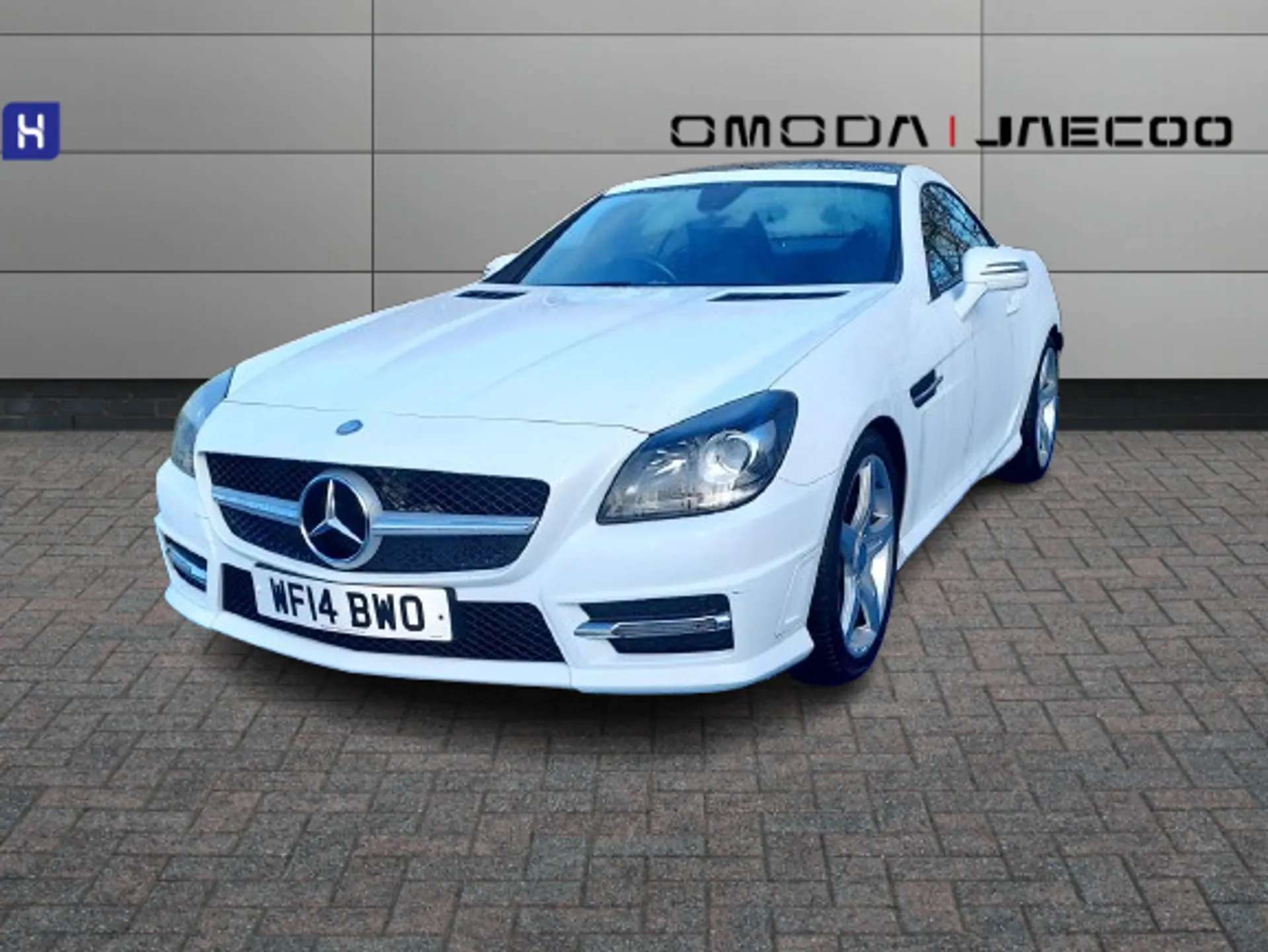 A 2014 MERCEDES-BENZ SLK SLK 250 CDI BlueEFFICIENCY AMG Sport 2dr Tip Auto A 2014 MERCEDES-BENZ SLK SLK 250 CDI BlueEFFICIENCY AMG Sport 2dr Tip Auto
