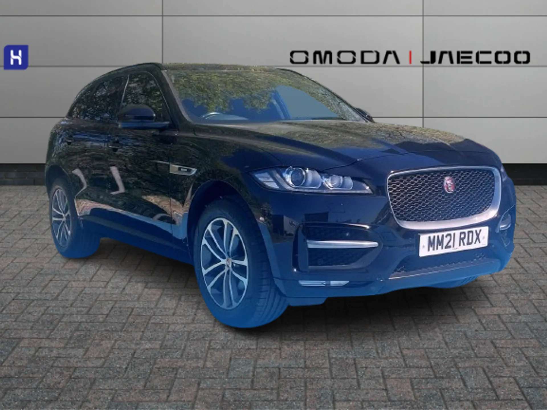 A 2021 JAGUAR F-PACE 2.0d R-Sport 5dr Auto AWD A 2021 JAGUAR F-PACE 2.0d R-Sport 5dr Auto AWD