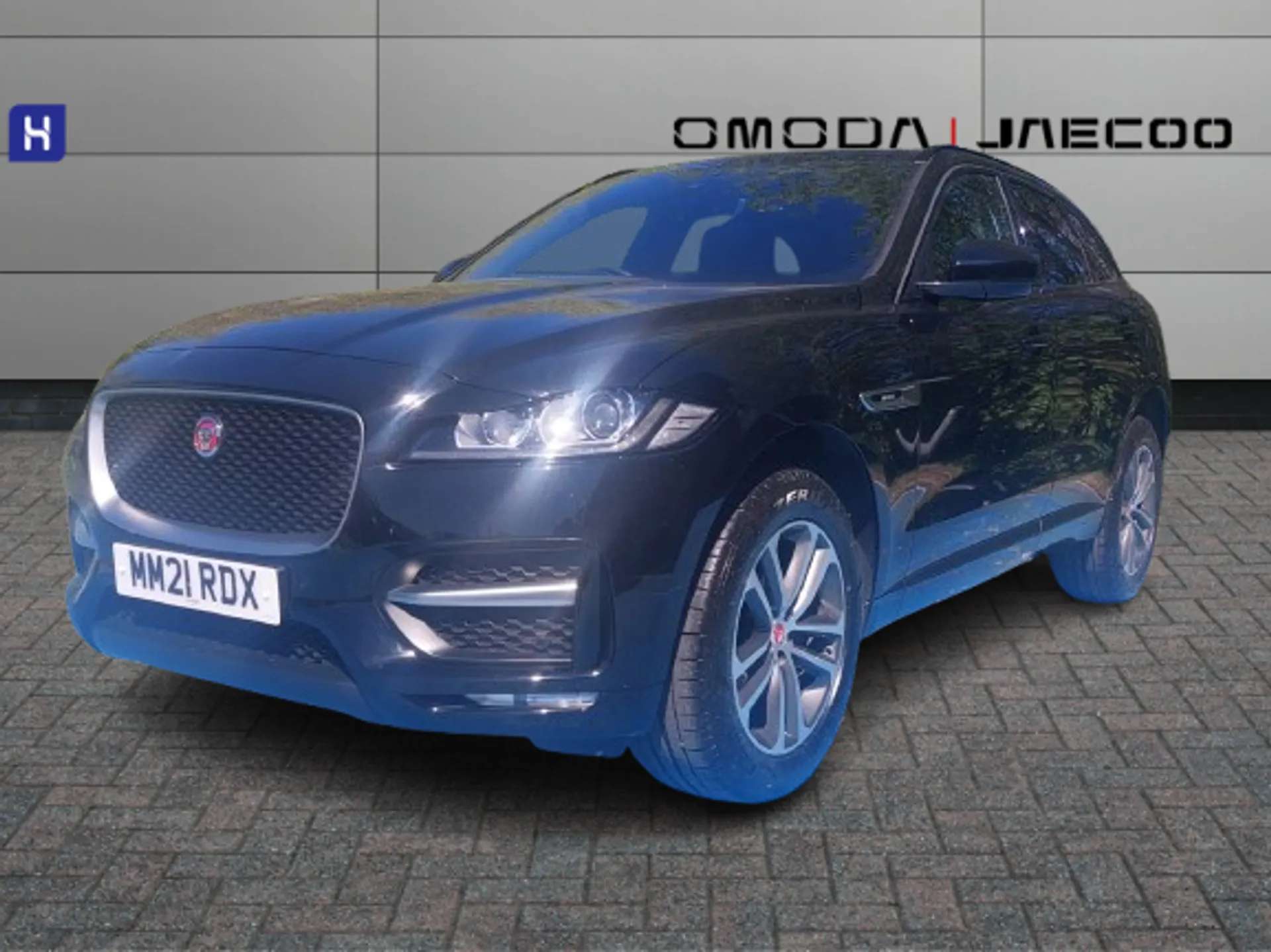 A 2021 JAGUAR F-PACE 2.0d R-Sport 5dr Auto AWD A 2021 JAGUAR F-PACE 2.0d R-Sport 5dr Auto AWD