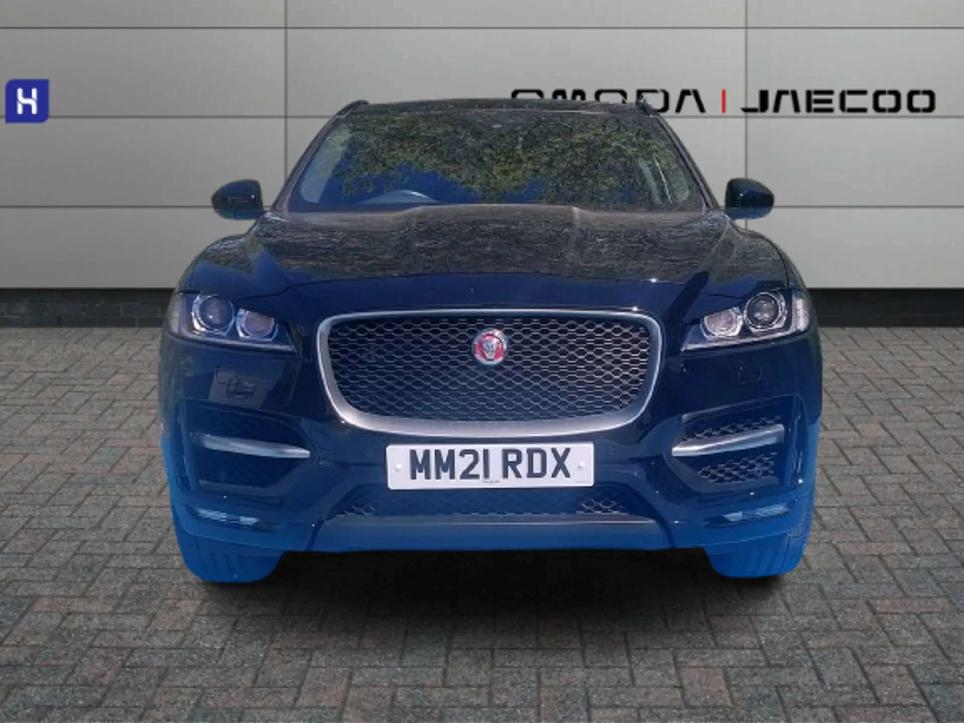 A 2021 JAGUAR F-PACE 2.0d R-Sport 5dr Auto AWD A 2021 JAGUAR F-PACE 2.0d R-Sport 5dr Auto AWD