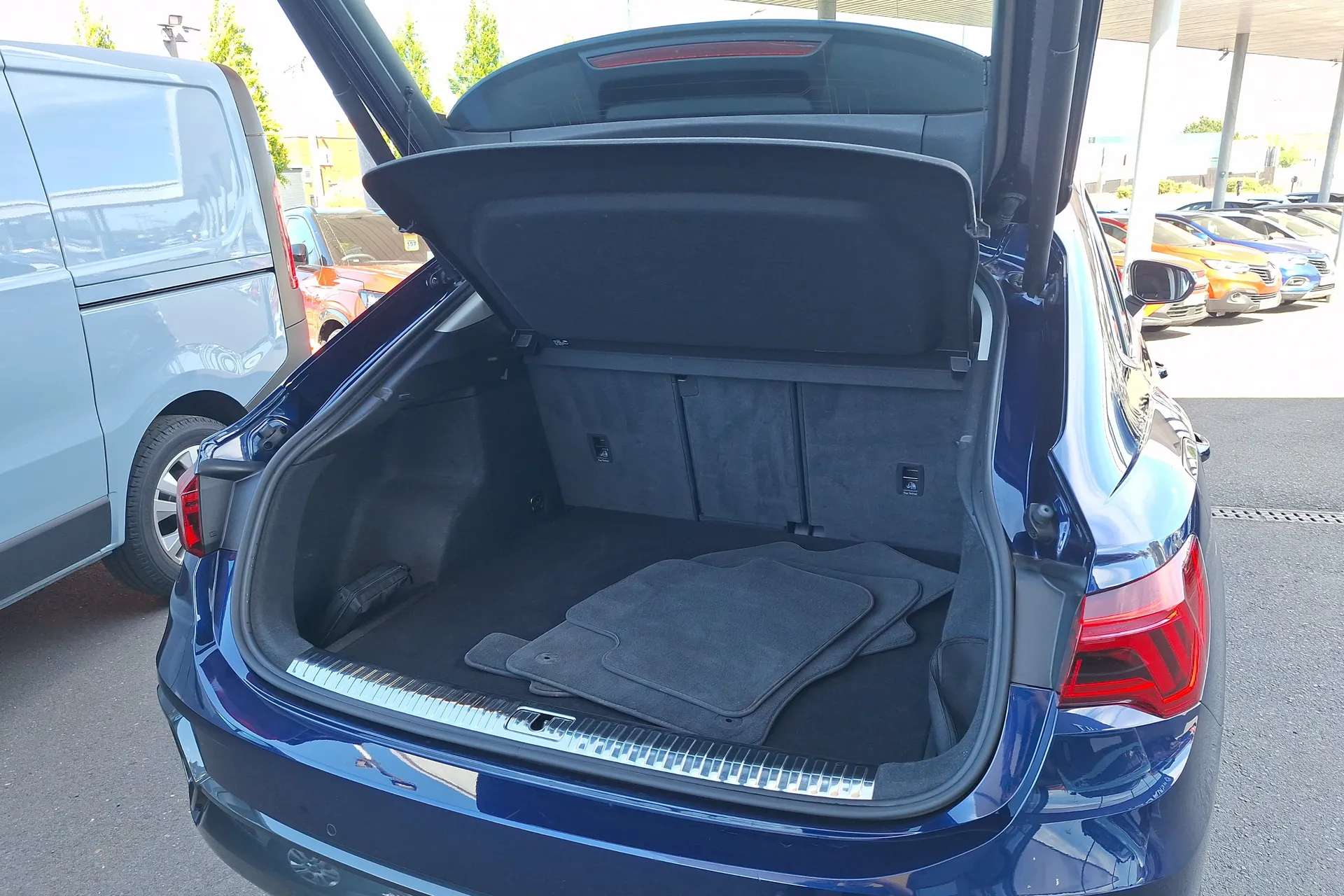 2023 AUDI Q3 2023 AUDI Q3