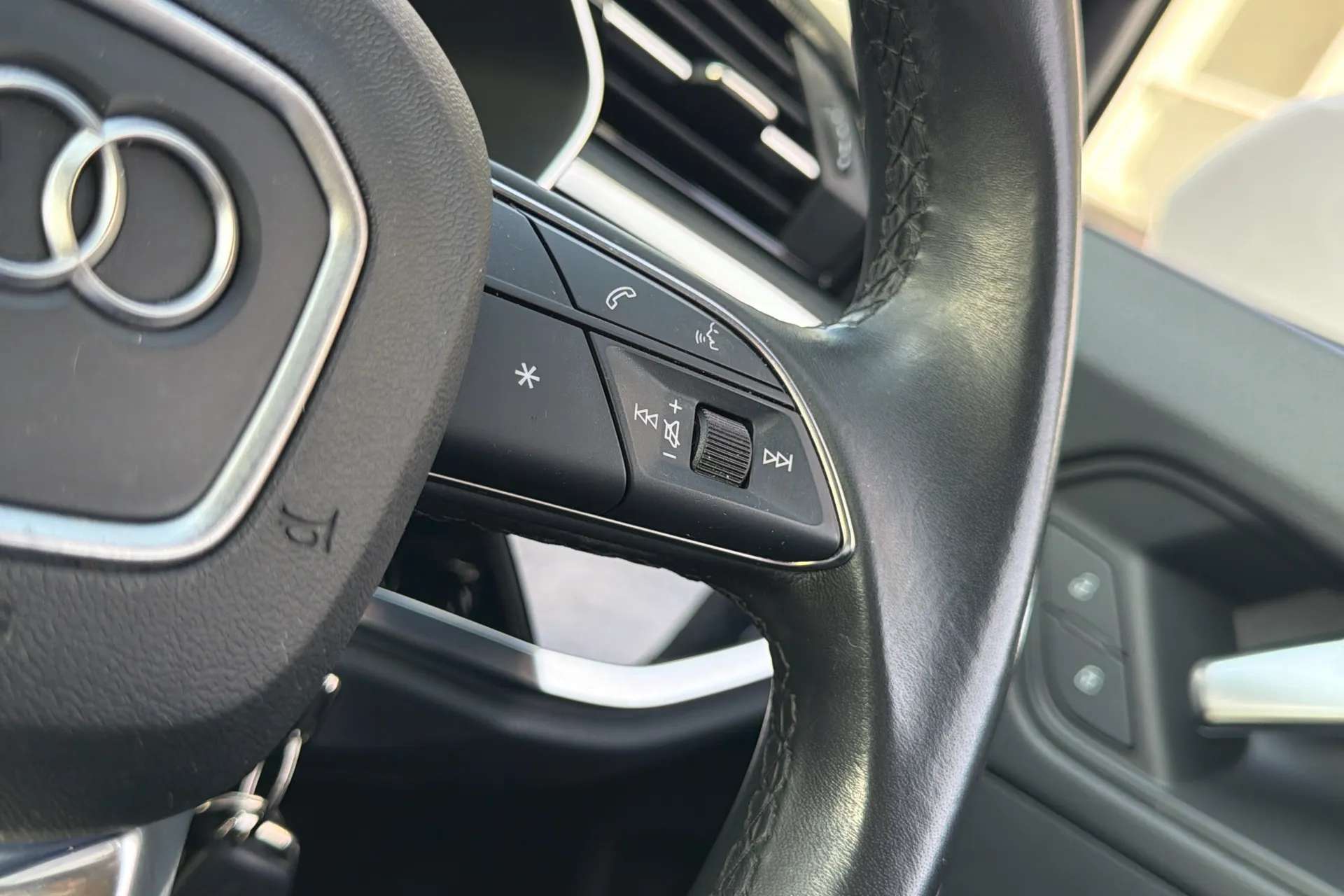2023 AUDI Q3 2023 AUDI Q3