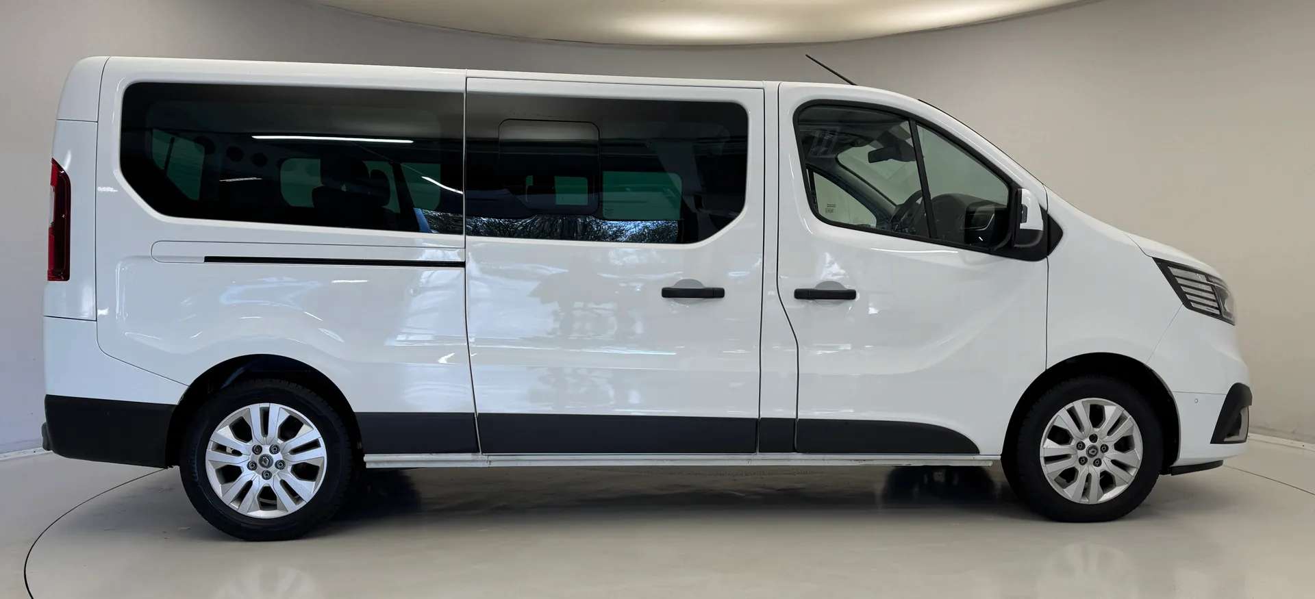2023 RENAULT TRAFIC 2023 RENAULT TRAFIC