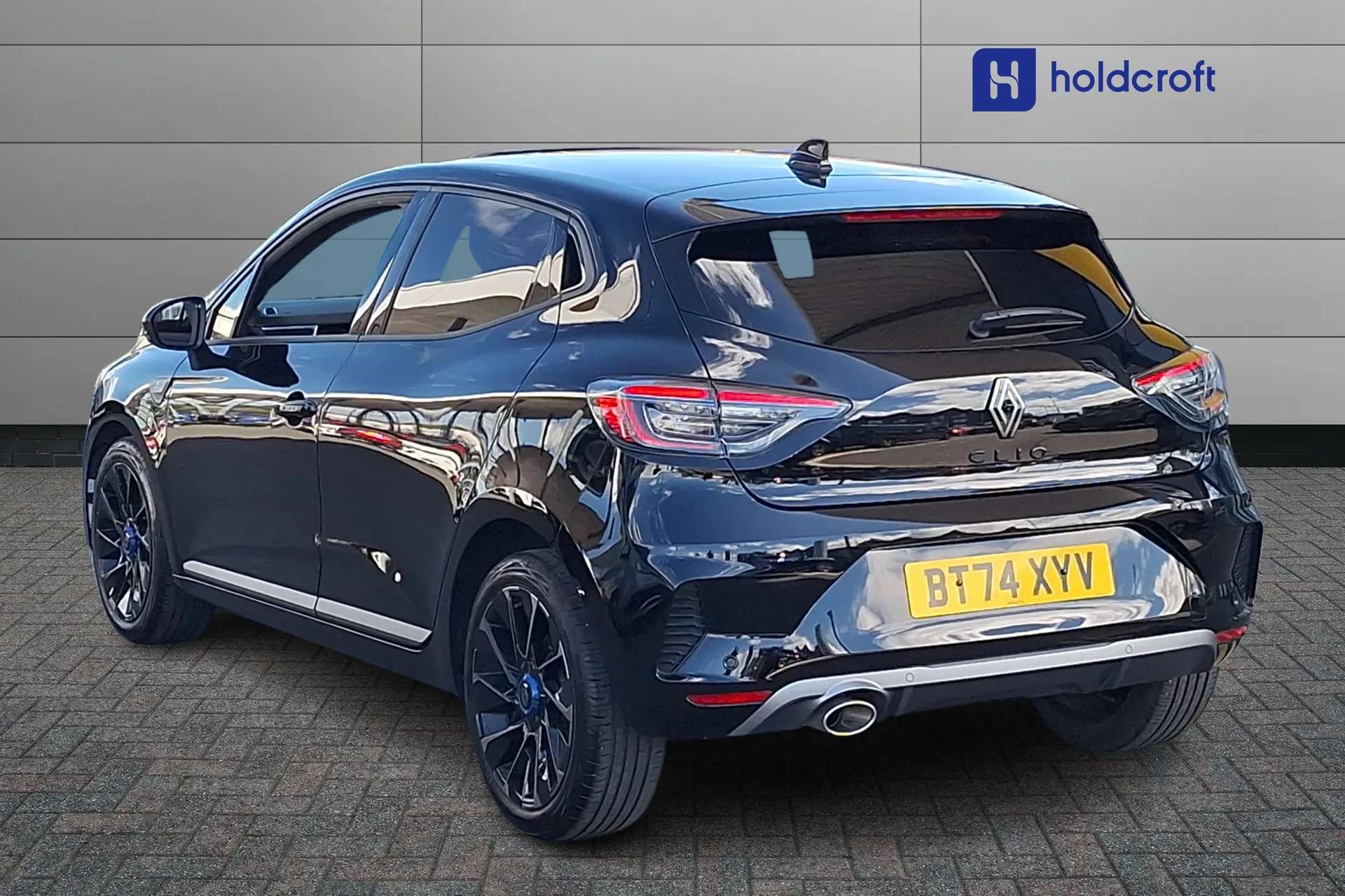 A 2024 RENAULT CLIO 1.0 TCe 90 Esprit Alpine 5dr A 2024 RENAULT CLIO 1.0 TCe 90 Esprit Alpine 5dr