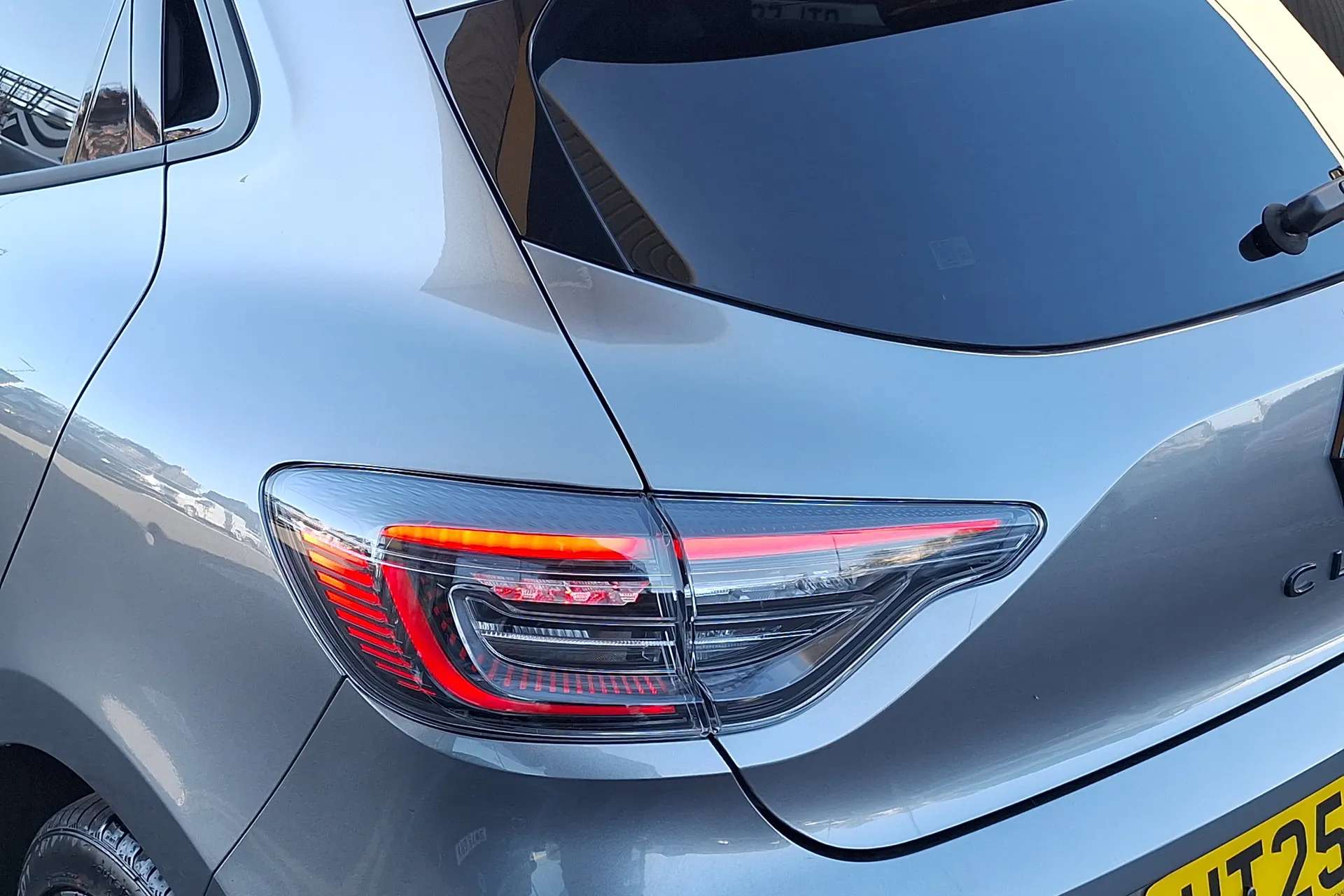 2025 RENAULT CLIO 2025 RENAULT CLIO