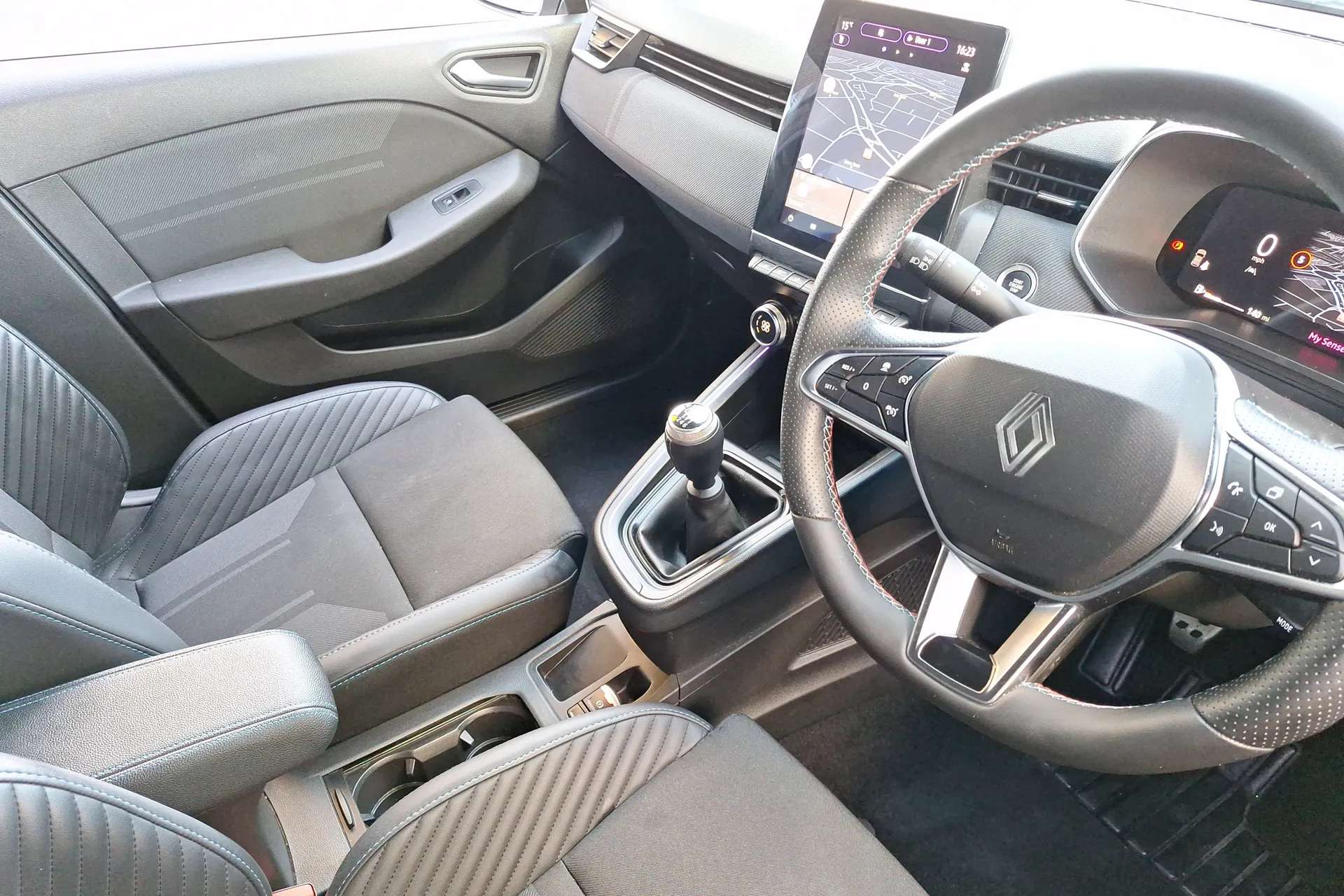 2025 RENAULT CLIO 2025 RENAULT CLIO