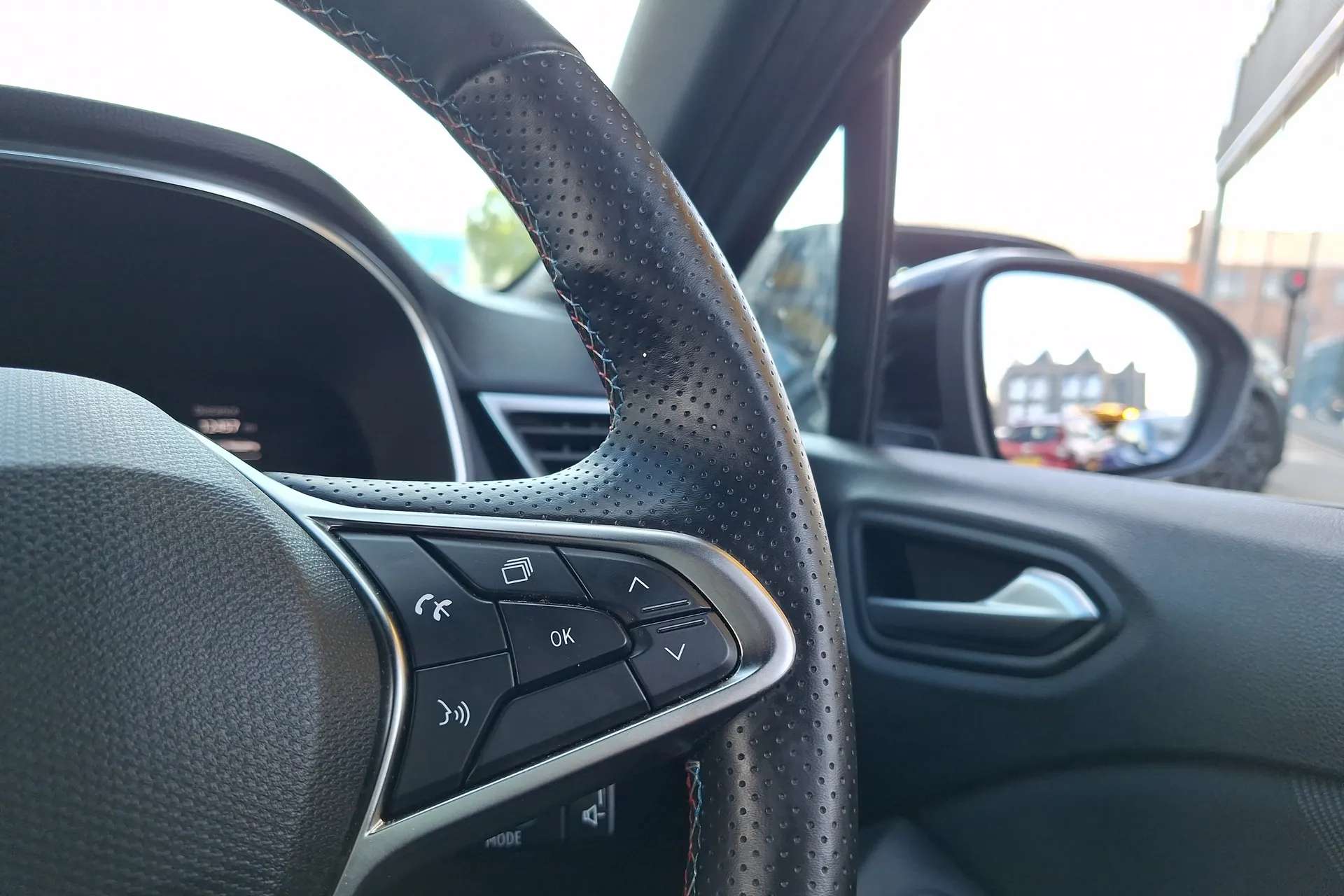 2025 RENAULT CLIO 2025 RENAULT CLIO
