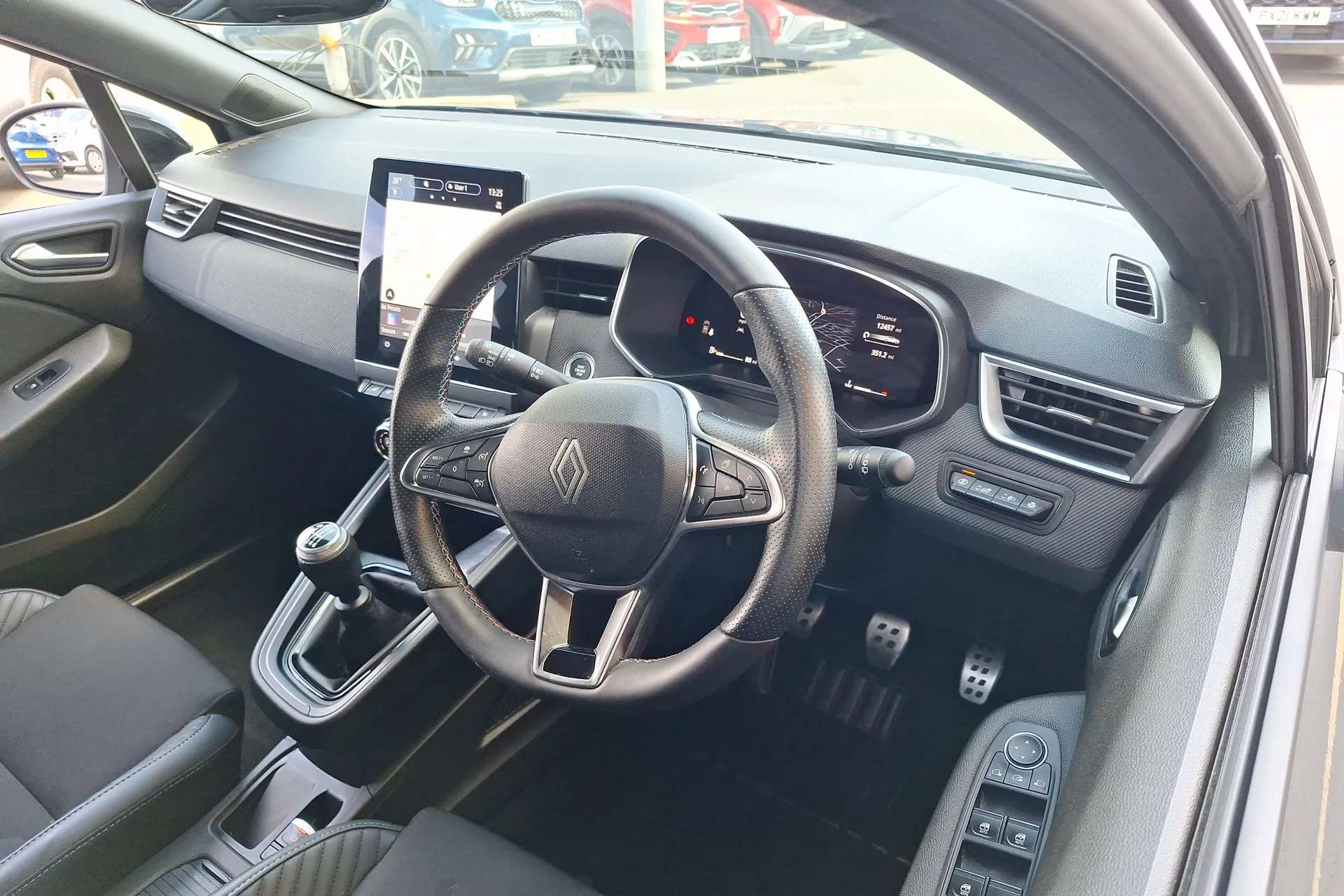 2025 RENAULT CLIO 2025 RENAULT CLIO