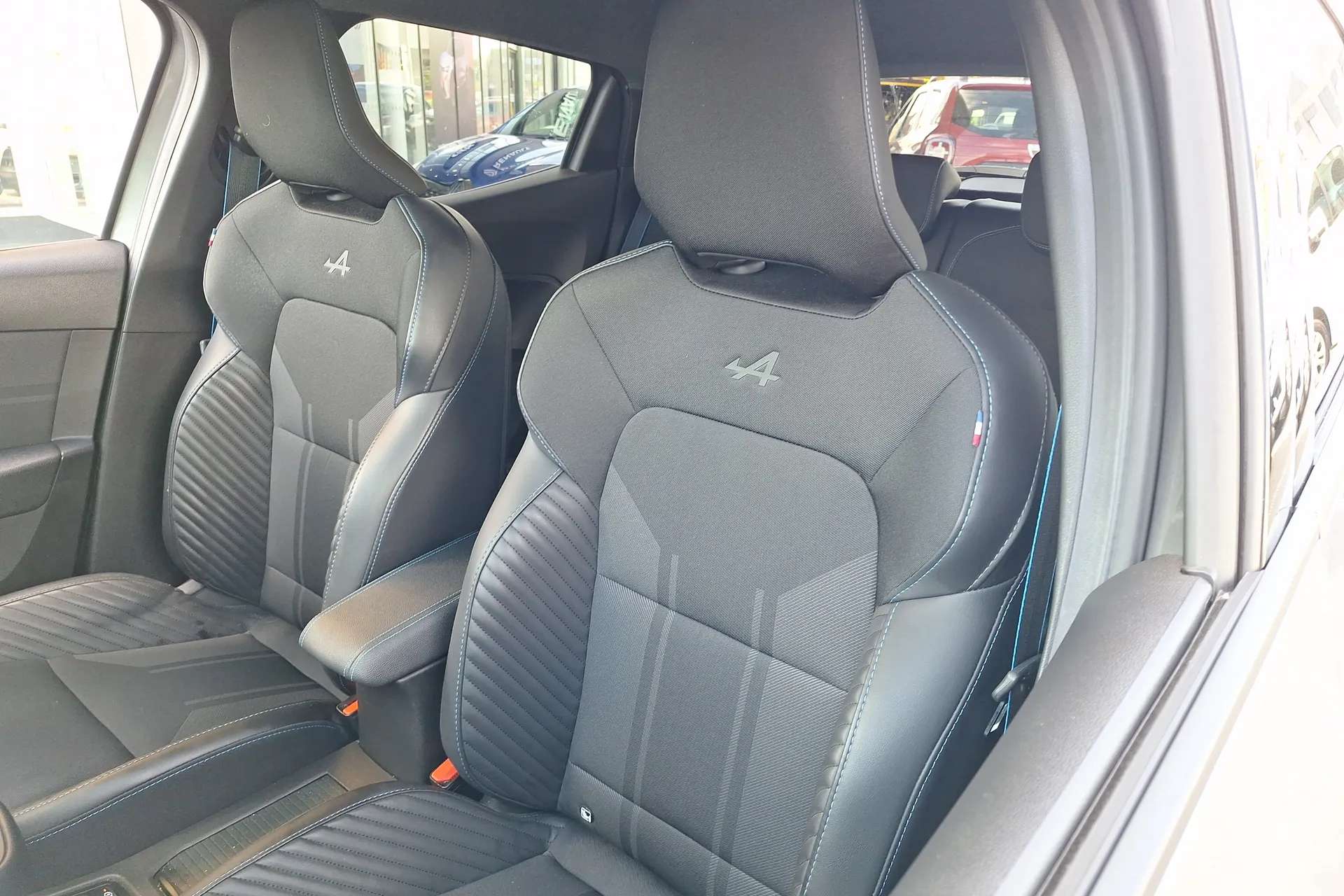 2025 RENAULT CLIO 2025 RENAULT CLIO