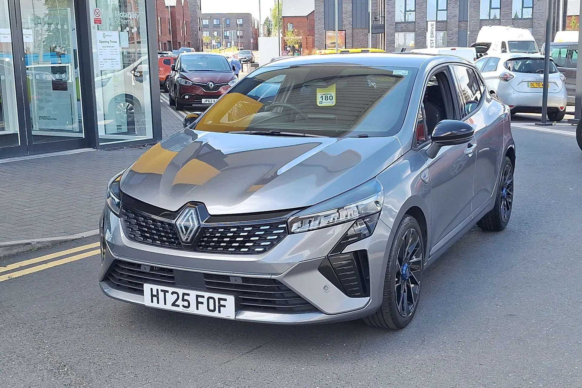 2025 RENAULT CLIO 2025 RENAULT CLIO