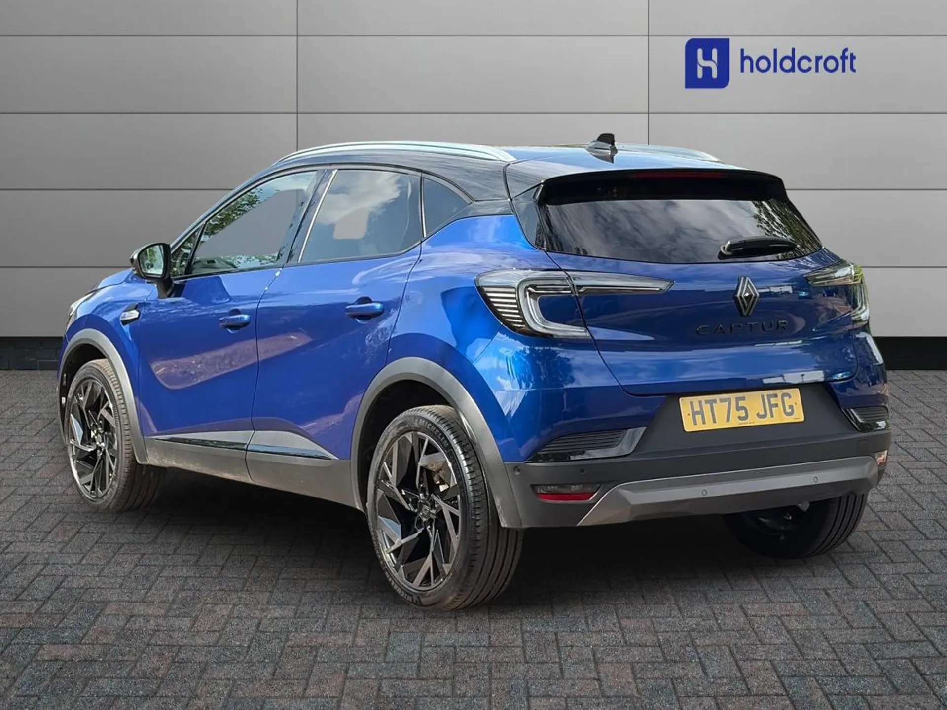 A 2026 RENAULT CAPTUR 1.2 TCE 115 Esprit Alpine 5dr A 2026 RENAULT CAPTUR 1.2 TCE 115 Esprit Alpine 5dr