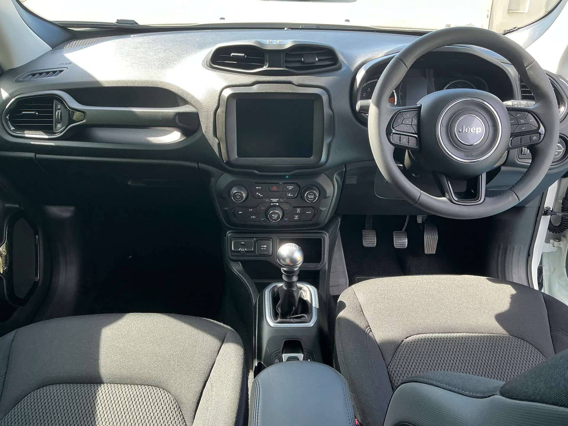 A 2021 JEEP RENEGADE 1.0 T3 GSE Night Eagle II 5dr A 2021 JEEP RENEGADE 1.0 T3 GSE Night Eagle II 5dr