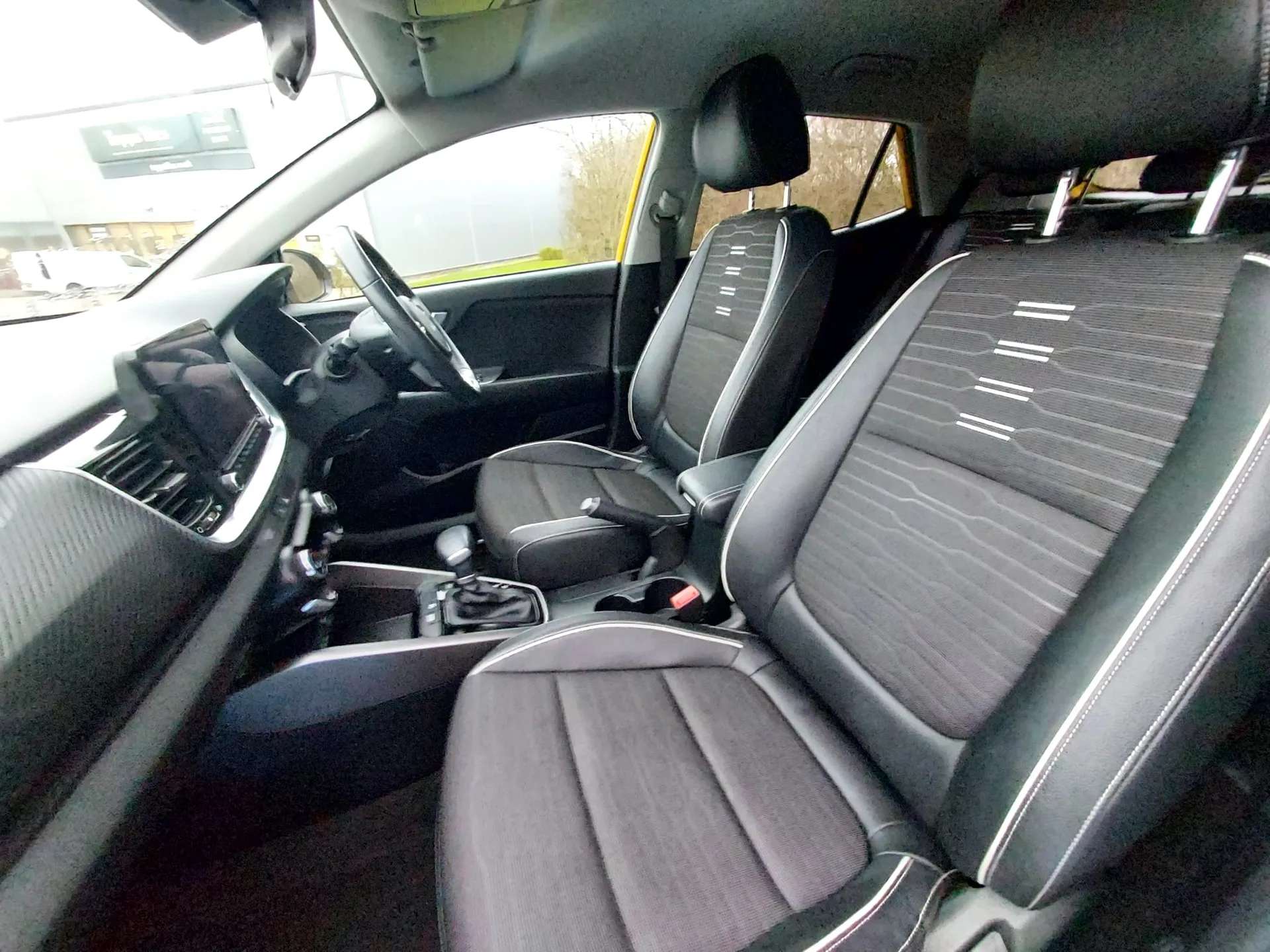 2021 KIA STONIC 2021 KIA STONIC