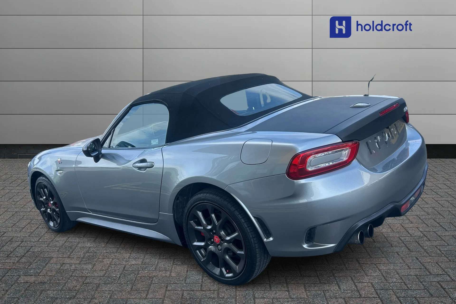 A 2018 ABARTH 124 SPIDER 1.4 T MultiAir 2dr A 2018 ABARTH 124 SPIDER 1.4 T MultiAir 2dr