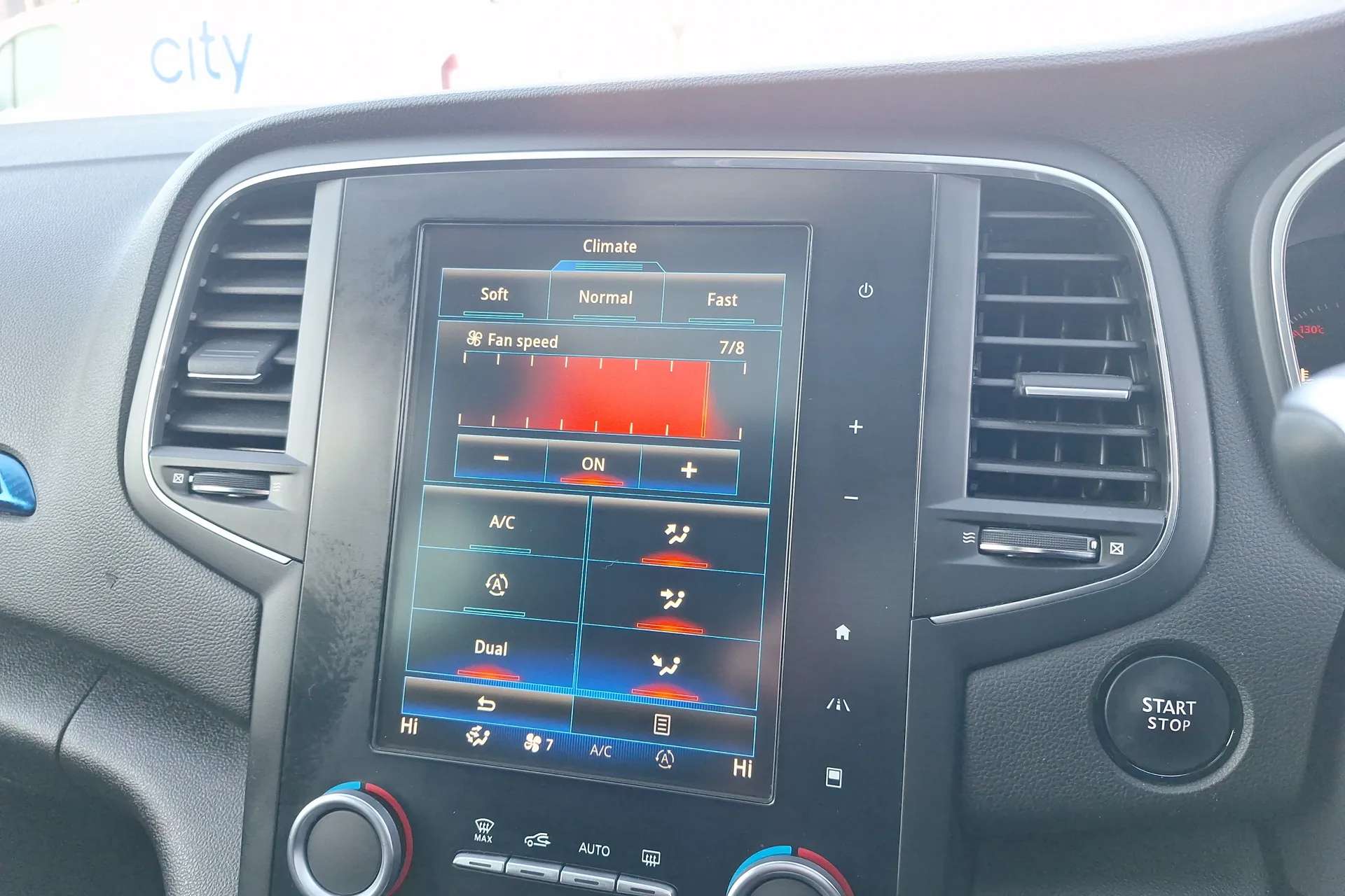 2018 RENAULT MEGANE 2018 RENAULT MEGANE