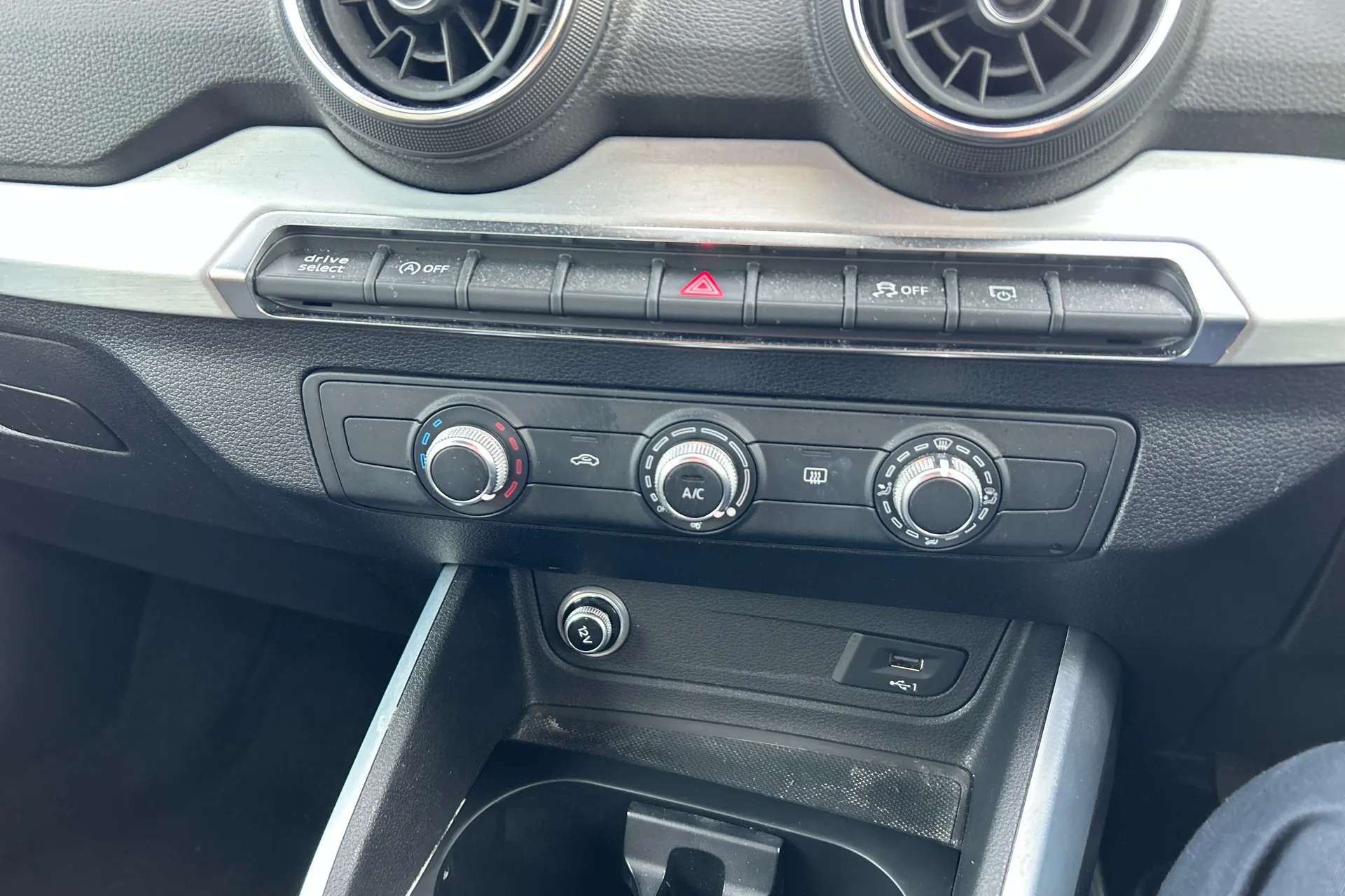 2019 AUDI Q2 2019 AUDI Q2