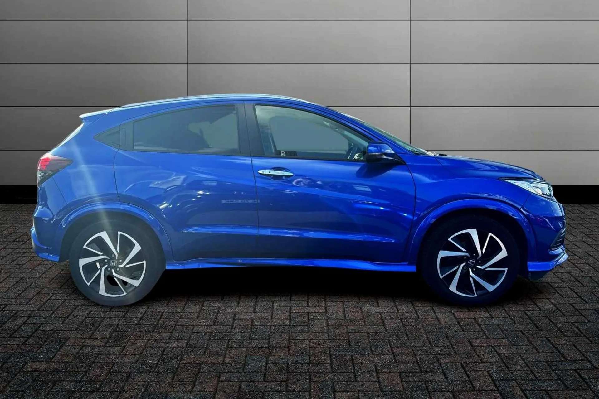 A 2019 HONDA HR-V 1.5 i-VTEC EX CVT 5dr A 2019 HONDA HR-V 1.5 i-VTEC EX CVT 5dr