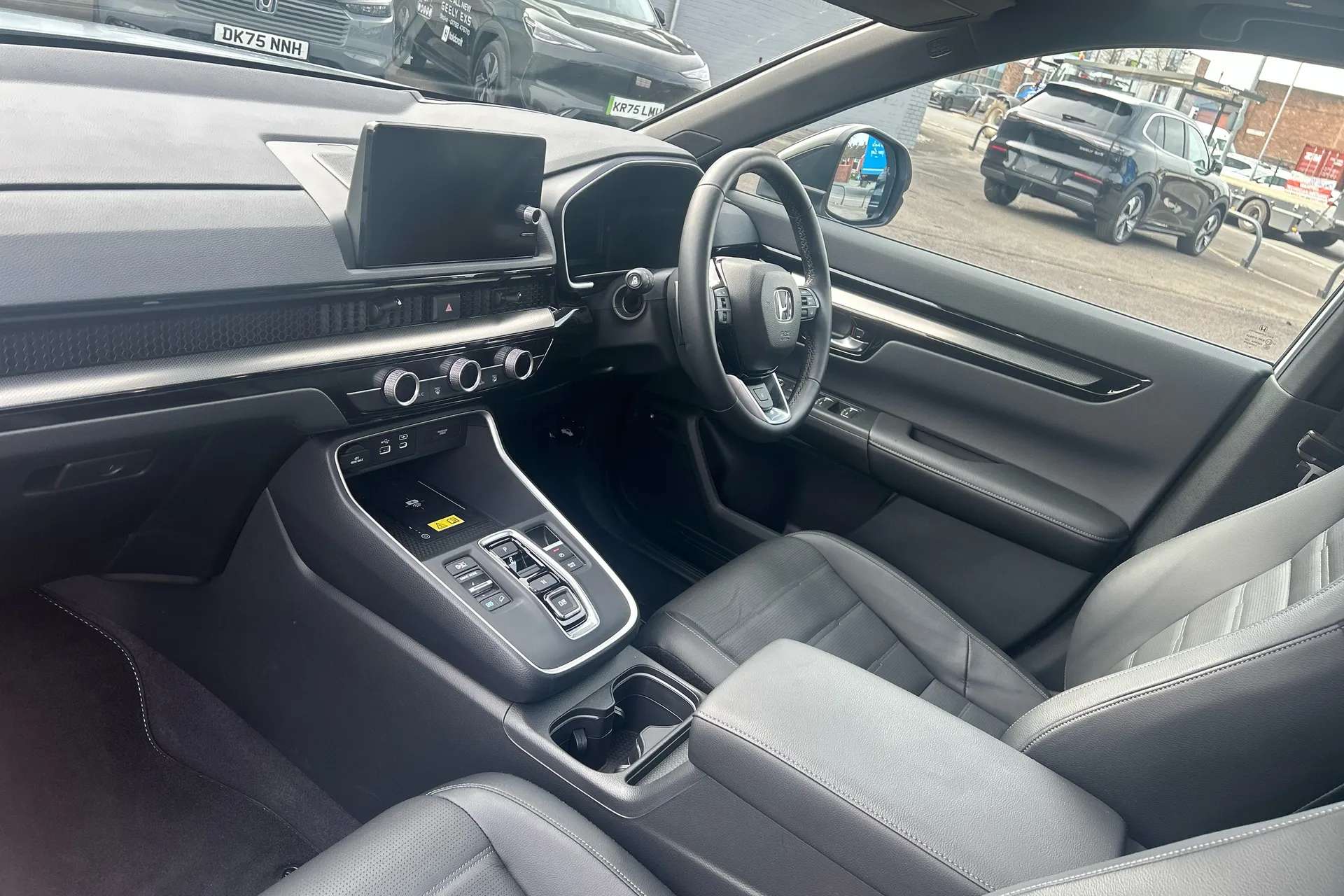 A 2025 HONDA CR-V 2.0 ePHEV Advance Tech 5dr eCVT A 2025 HONDA CR-V 2.0 ePHEV Advance Tech 5dr eCVT