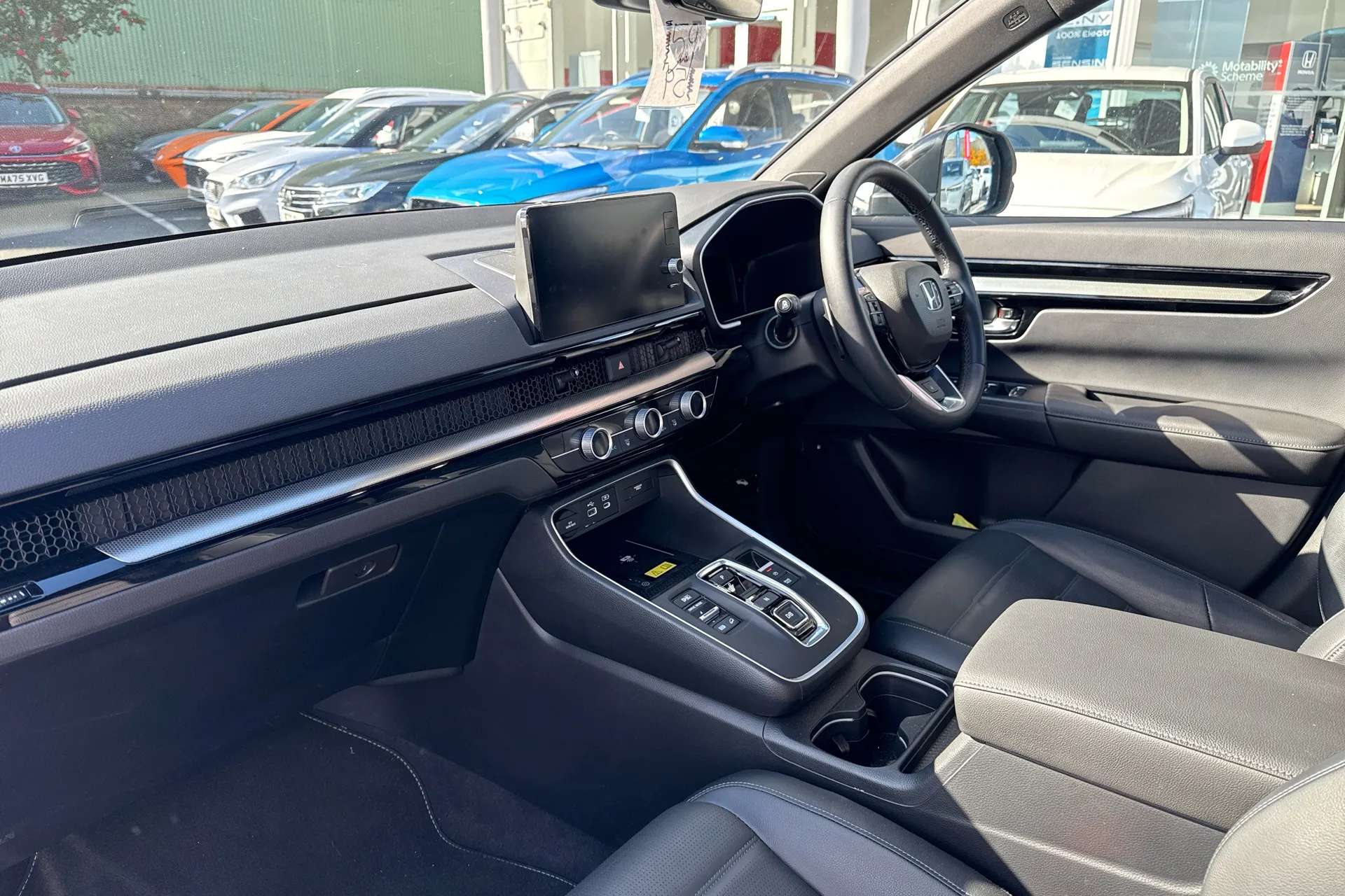 A 2025 HONDA CR-V 2.0 ePHEV Advance Tech 5dr eCVT A 2025 HONDA CR-V 2.0 ePHEV Advance Tech 5dr eCVT