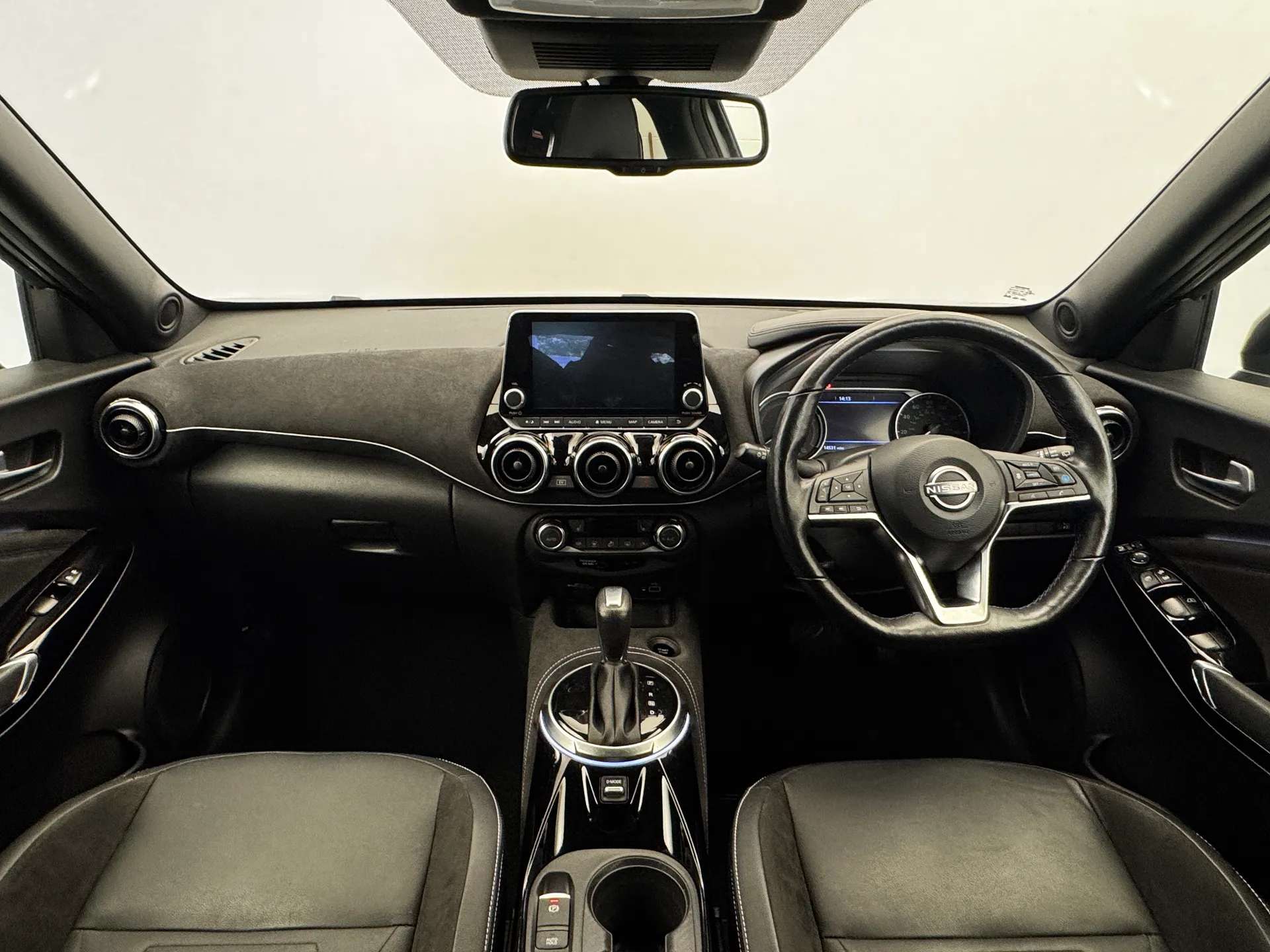 A 2023 NISSAN JUKE 1.6 Hybrid Tekna+ 5dr Auto A 2023 NISSAN JUKE 1.6 Hybrid Tekna+ 5dr Auto