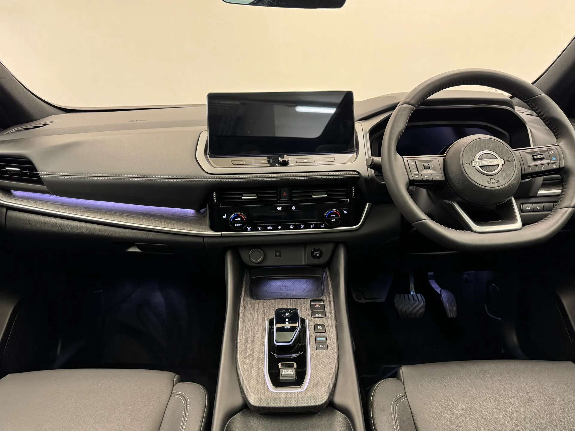 A 2025 NISSAN QASHQAI 1.5 E-Power Tekna 5dr Auto A 2025 NISSAN QASHQAI 1.5 E-Power Tekna 5dr Auto