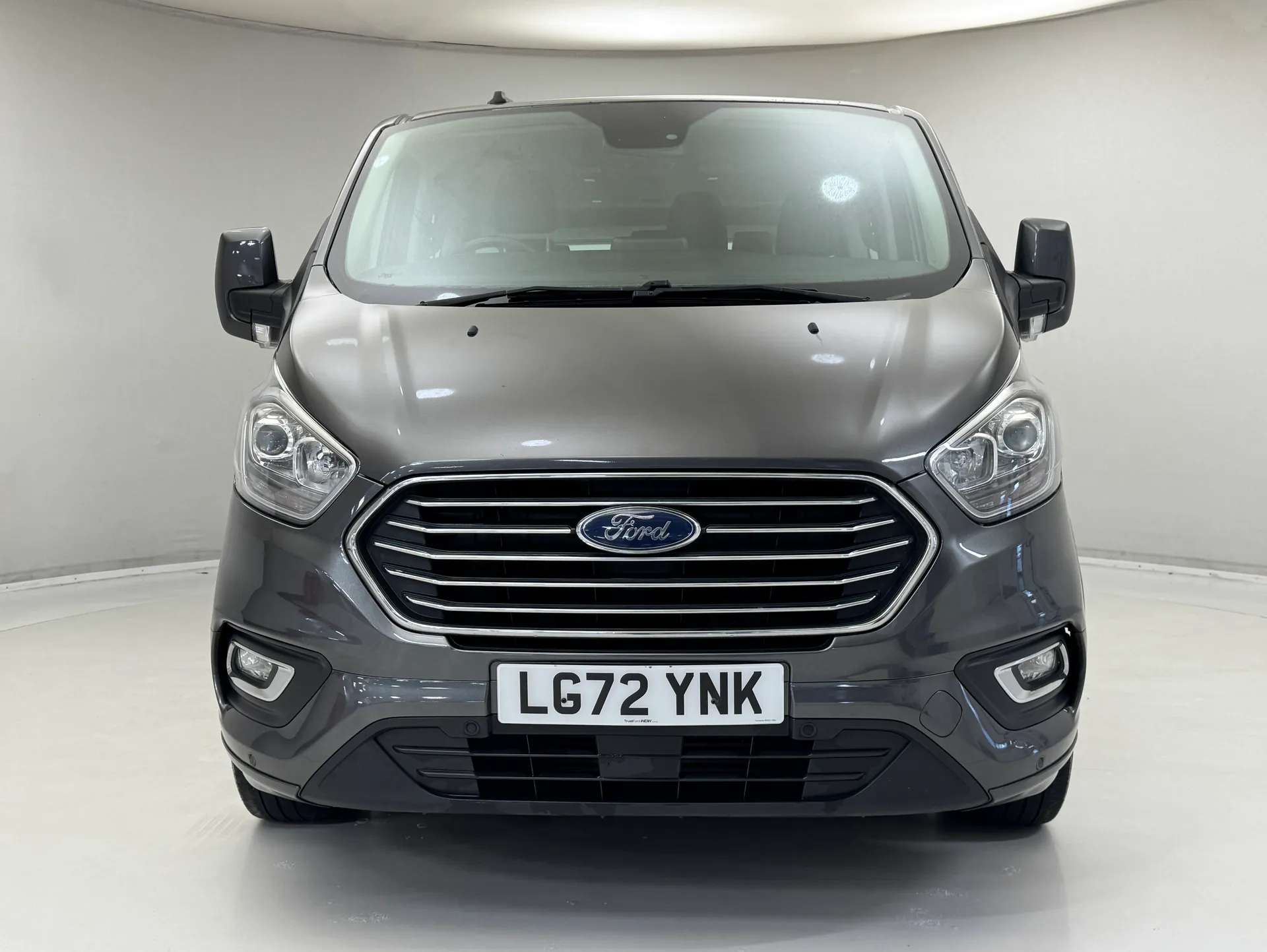 A 2022 FORD TOURNEO CUSTOM 2.0 EcoBlue Hybrid 130ps L/R 8 Seater Titanium A 2022 FORD TOURNEO CUSTOM 2.0 EcoBlue Hybrid 130ps L/R 8 Seater Titanium