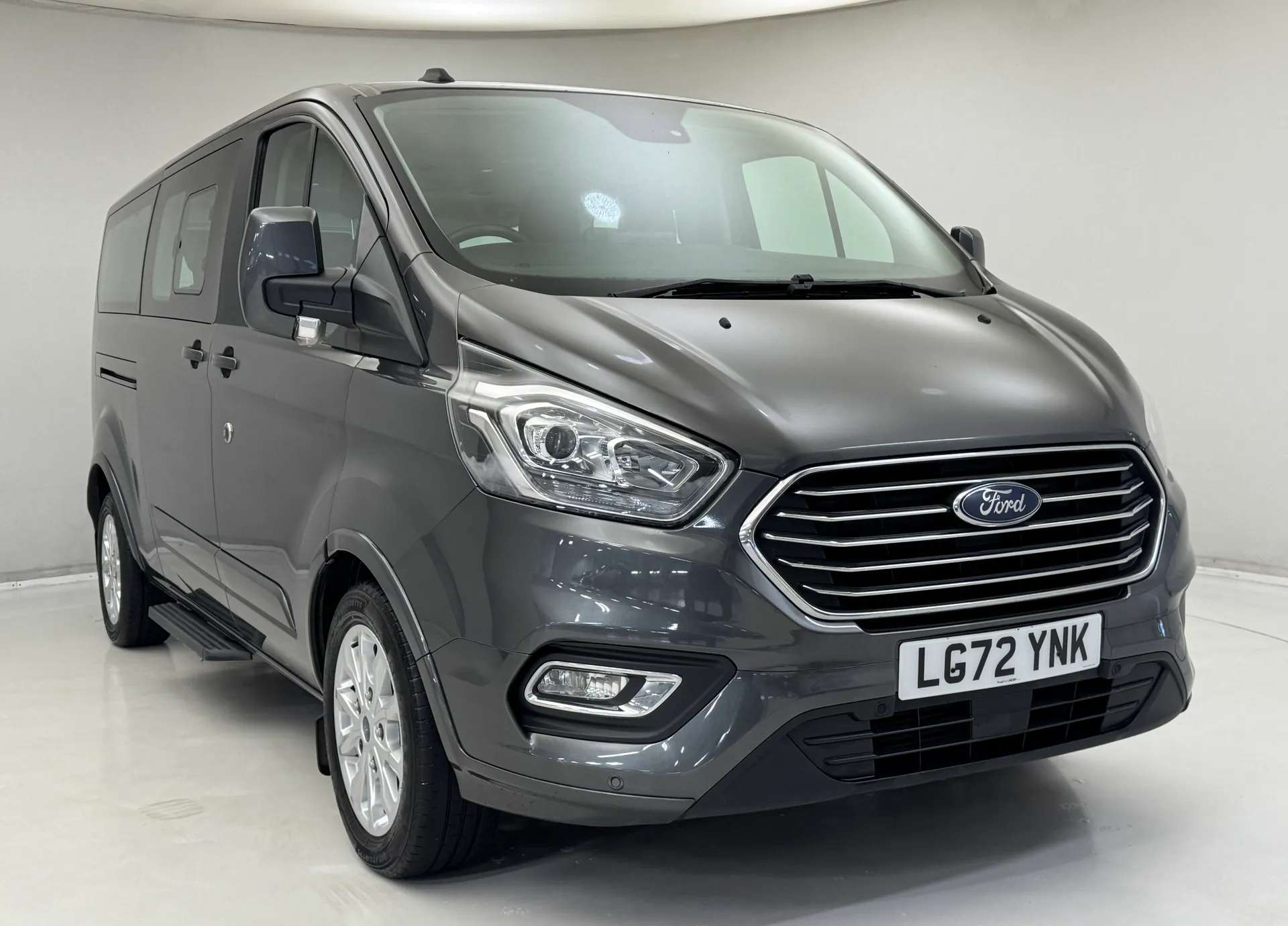 A 2022 FORD TOURNEO CUSTOM 2.0 EcoBlue Hybrid 130ps L/R 8 Seater Titanium A 2022 FORD TOURNEO CUSTOM 2.0 EcoBlue Hybrid 130ps L/R 8 Seater Titanium