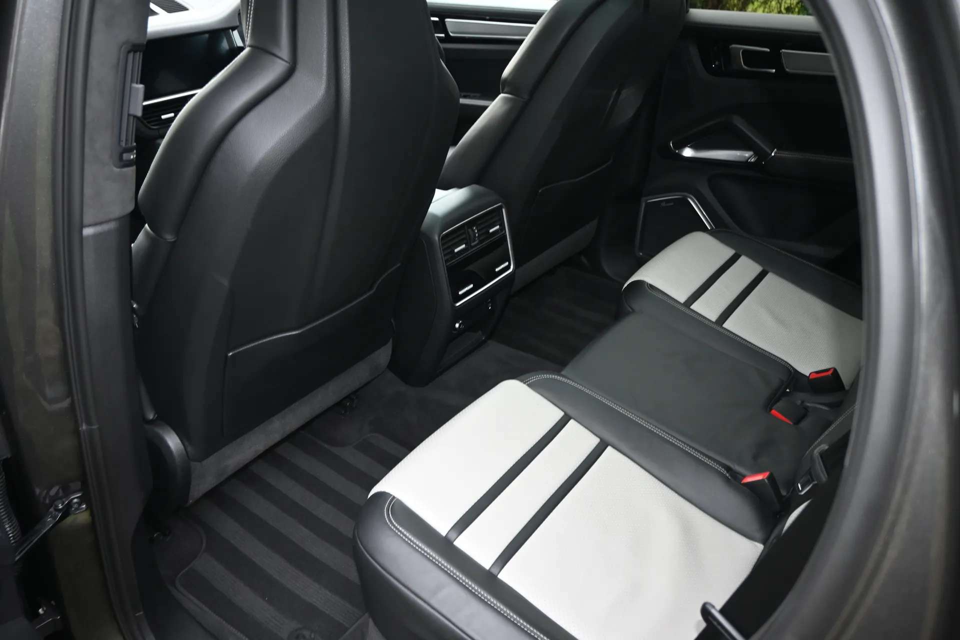 2019 PORSCHE CAYENNE 2019 PORSCHE CAYENNE