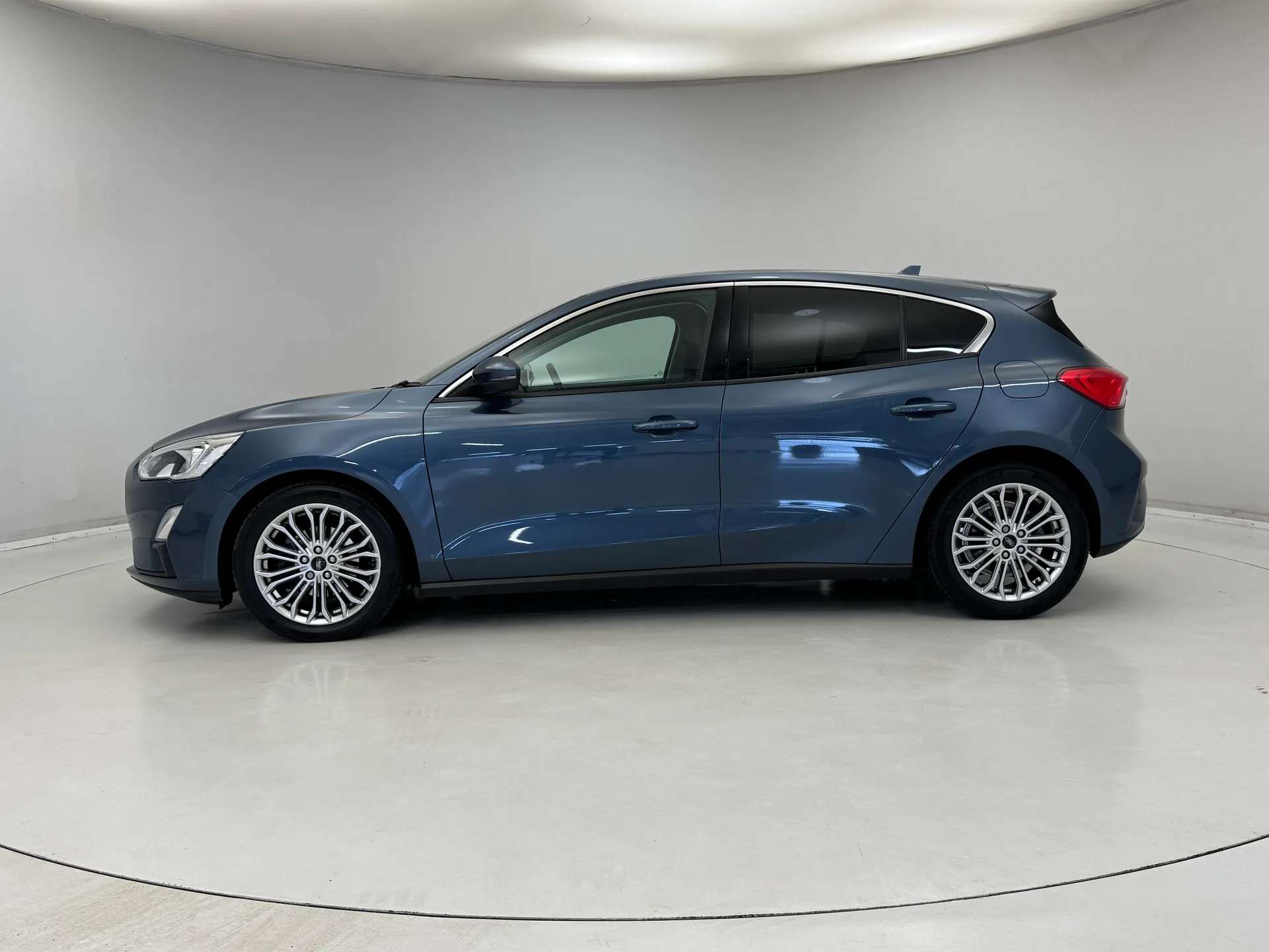 A 2019 FORD FOCUS 1.0 EcoBoost 125 Titanium X 5dr ð LOW MILES 21K ð A 2019 FORD FOCUS 1.0 EcoBoost 125 Titanium X 5dr ð LOW MILES 21K ð