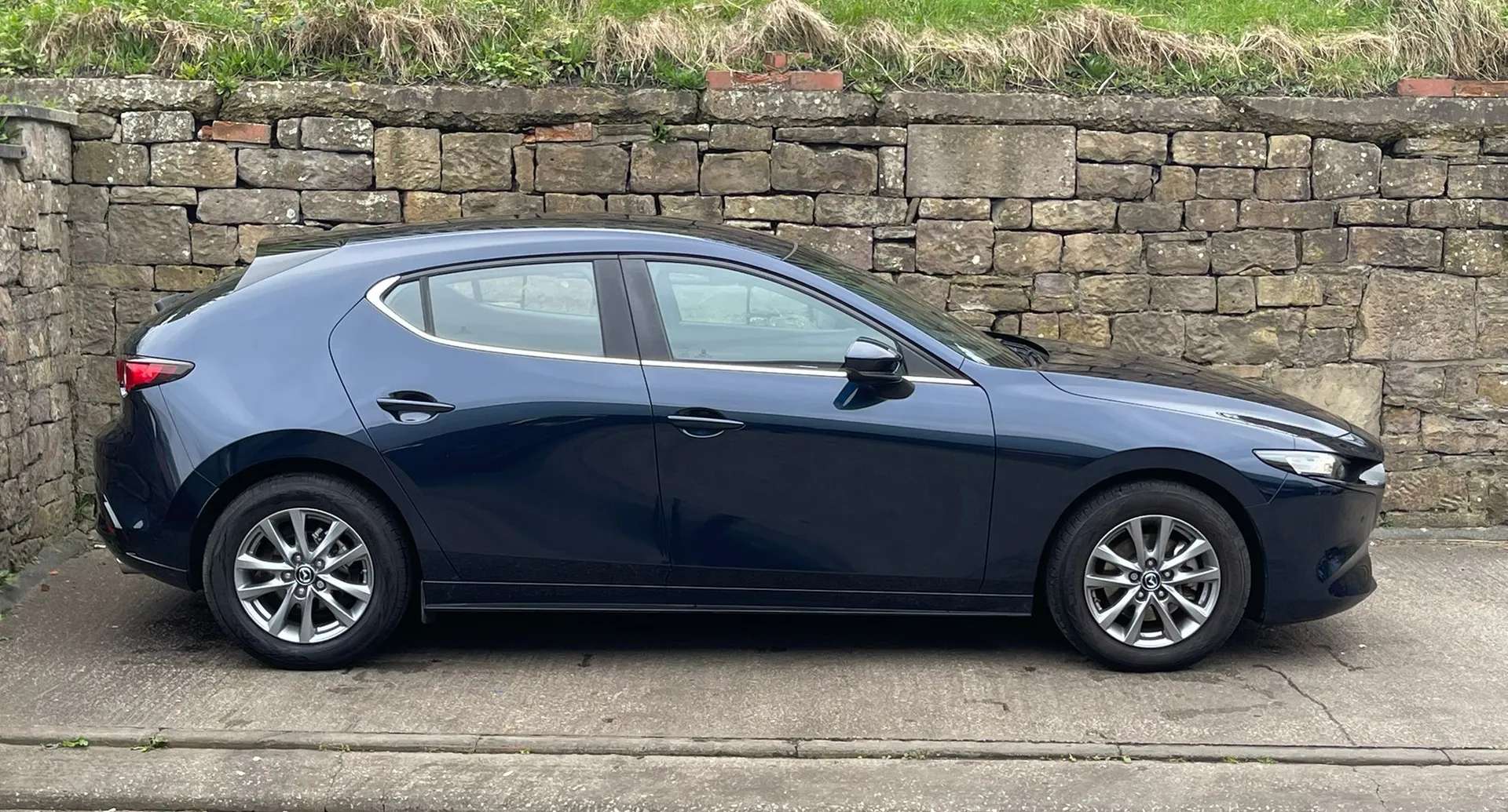 A 2023 MAZDA MAZDA3 2.0 e-Skyactiv G MHEV Centre-Line 5dr âCAMERAâHEATED SEATSâNAVâ A 2023 MAZDA MAZDA3 2.0 e-Skyactiv G MHEV Centre-Line 5dr âCAMERAâHEATED SEATSâNAVâ