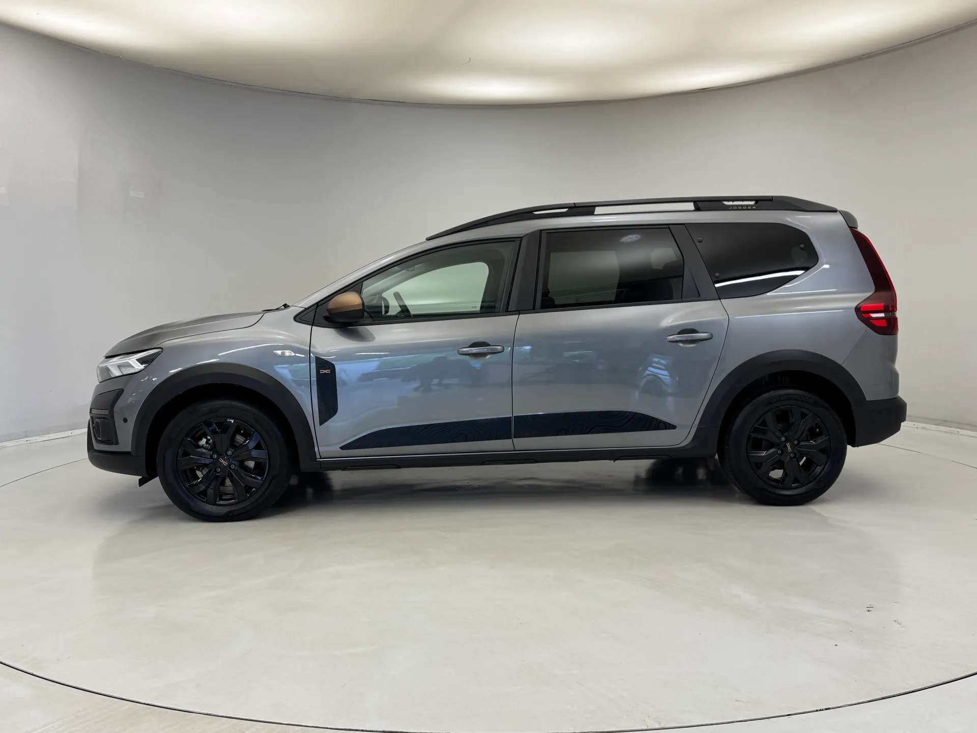 A 2024 DACIA JOGGER 1.6 HEV Extreme 5dr Auto A 2024 DACIA JOGGER 1.6 HEV Extreme 5dr Auto