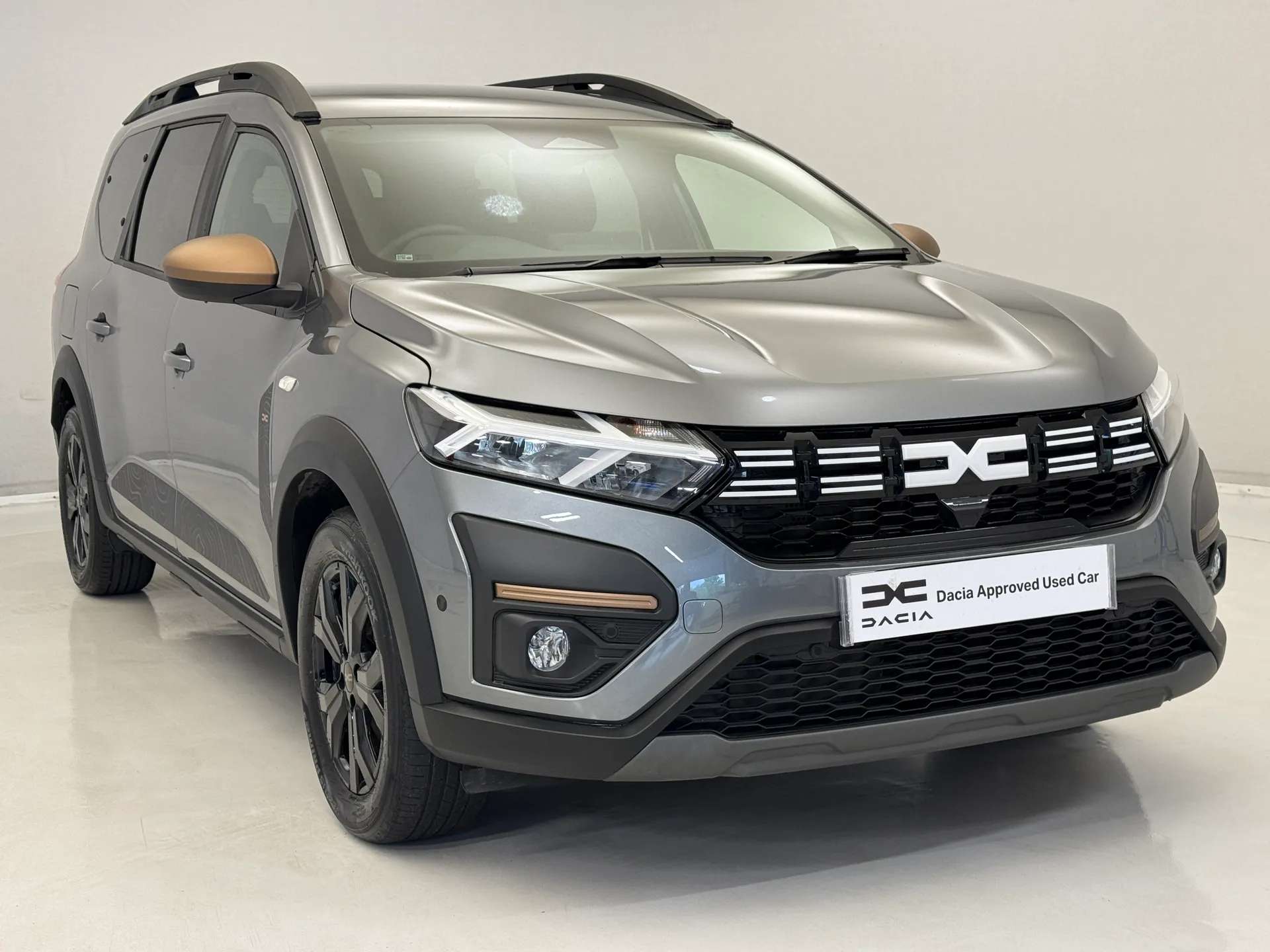 A 2024 DACIA JOGGER 1.6 HEV Extreme 5dr Auto A 2024 DACIA JOGGER 1.6 HEV Extreme 5dr Auto