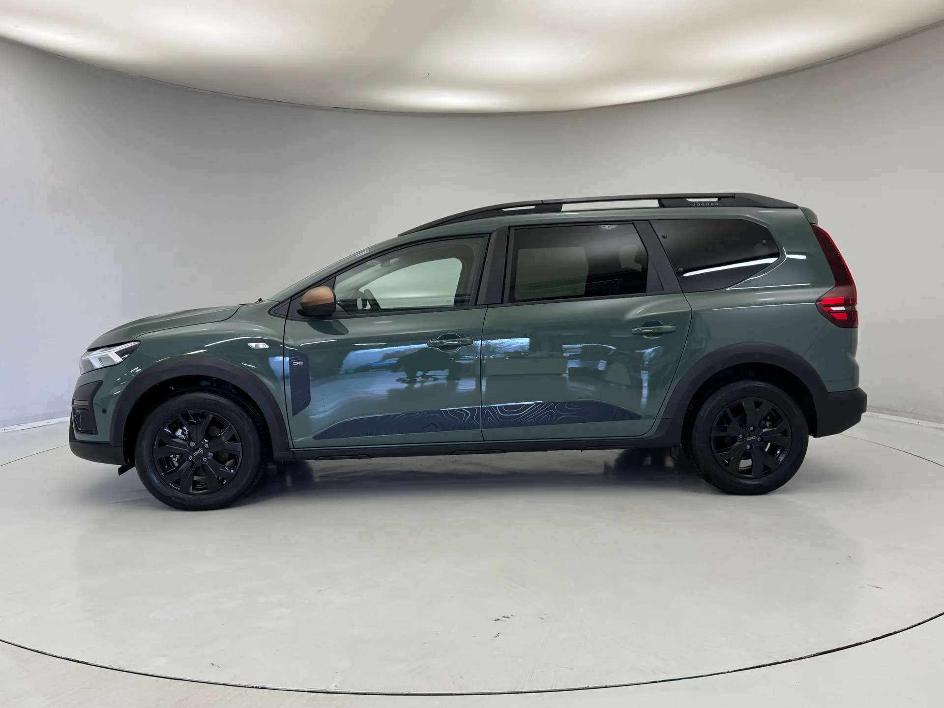 A 2025 DACIA JOGGER 1.6 HEV Extreme 5dr Auto A 2025 DACIA JOGGER 1.6 HEV Extreme 5dr Auto