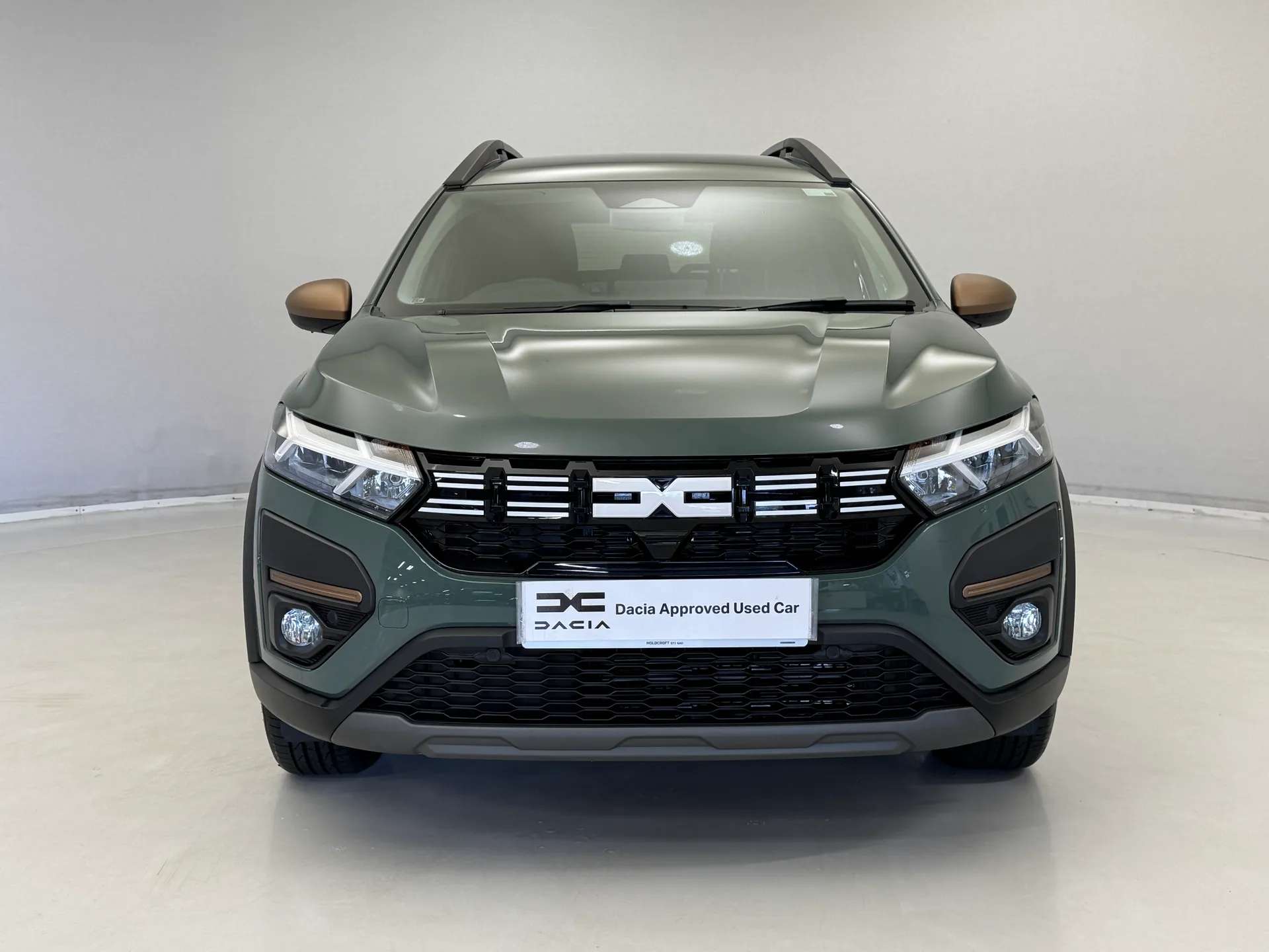 A 2025 DACIA JOGGER 1.6 HEV Extreme 5dr Auto A 2025 DACIA JOGGER 1.6 HEV Extreme 5dr Auto