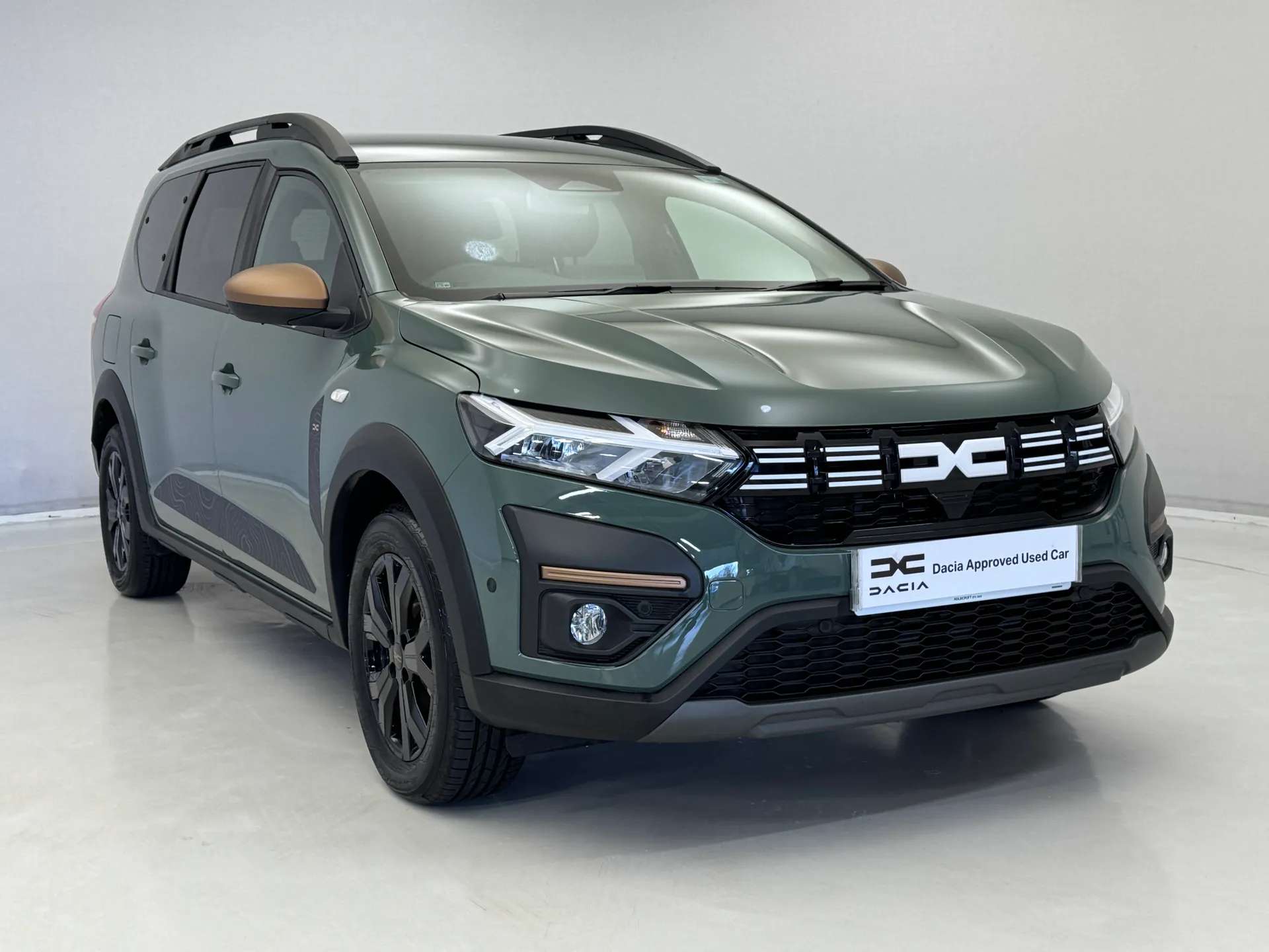 A 2025 DACIA JOGGER 1.6 HEV Extreme 5dr Auto A 2025 DACIA JOGGER 1.6 HEV Extreme 5dr Auto