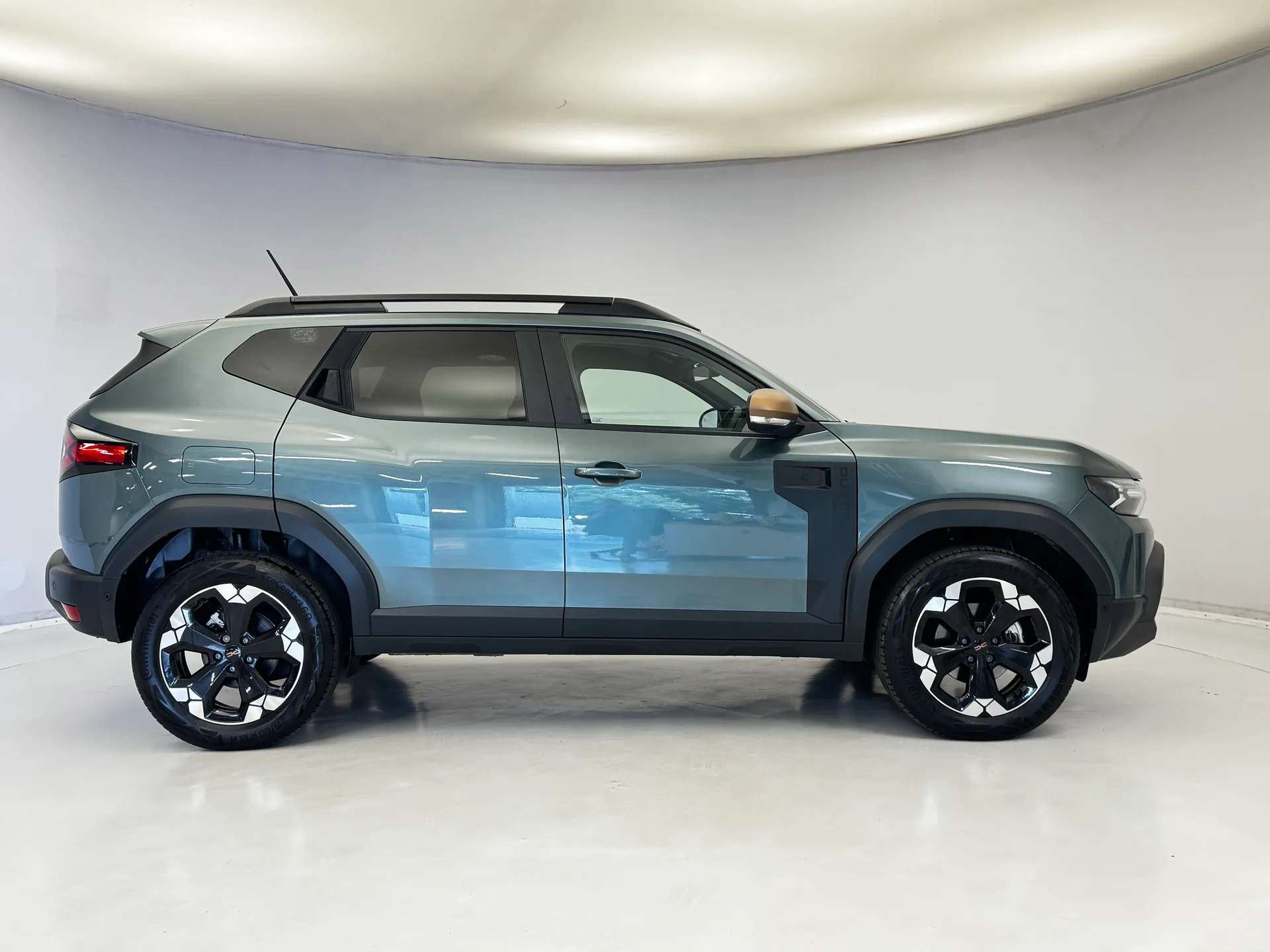 A 2025 DACIA DUSTER 1.6 Hybrid 140 Extreme 5dr Auto A 2025 DACIA DUSTER 1.6 Hybrid 140 Extreme 5dr Auto