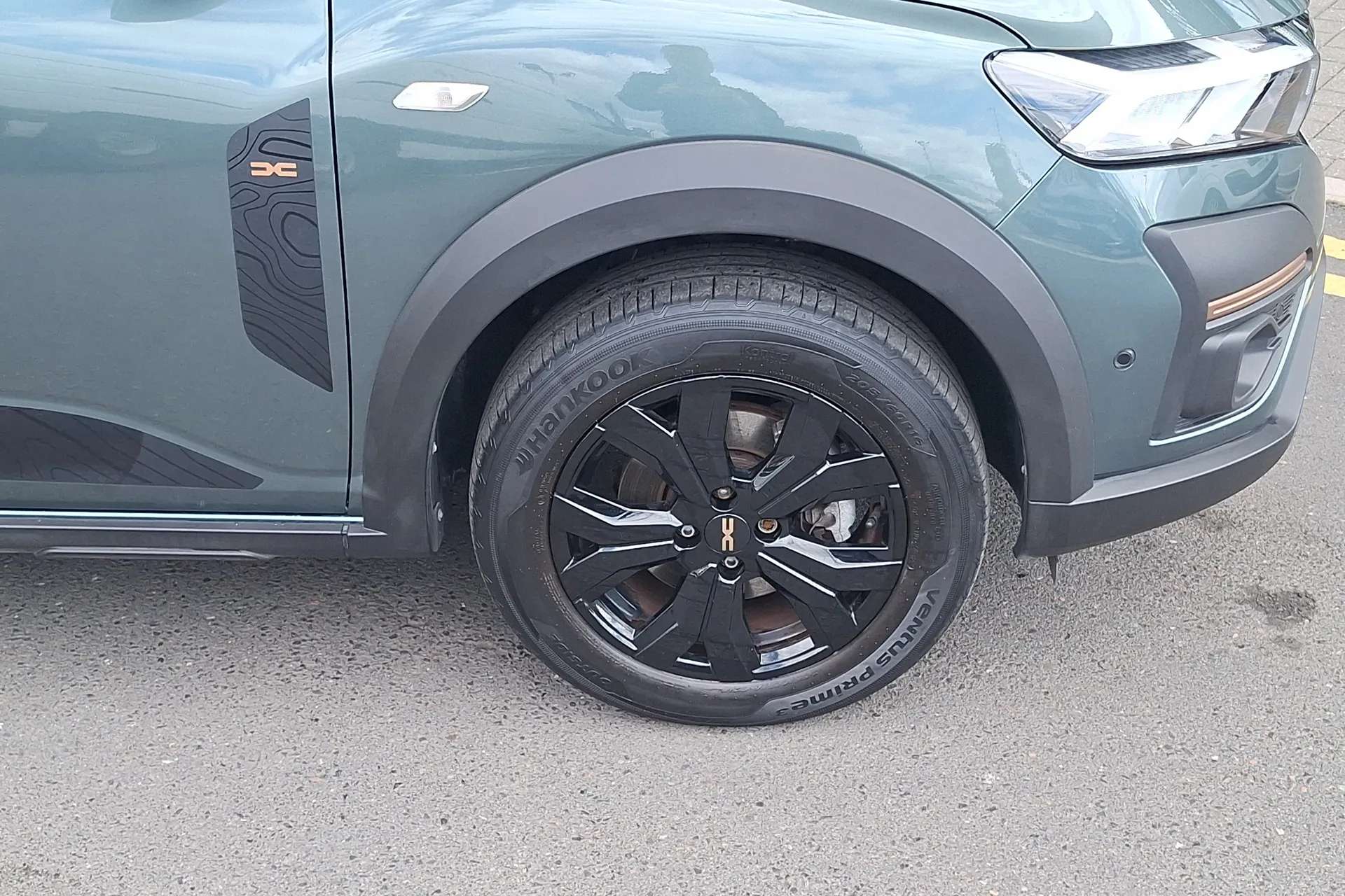 A 2024 DACIA JOGGER 1.6 HEV Extreme 5dr Auto A 2024 DACIA JOGGER 1.6 HEV Extreme 5dr Auto