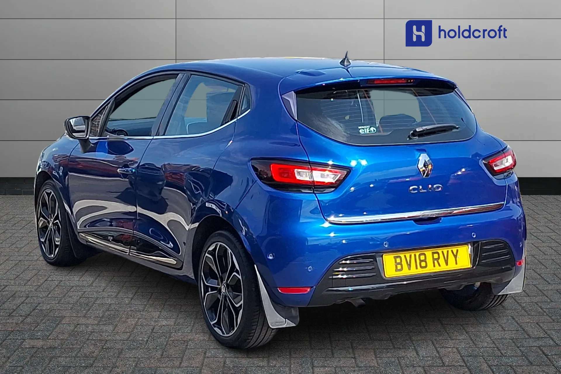 A 2018 RENAULT CLIO 0.9 TCE 90 Signature Nav 5dr A 2018 RENAULT CLIO 0.9 TCE 90 Signature Nav 5dr