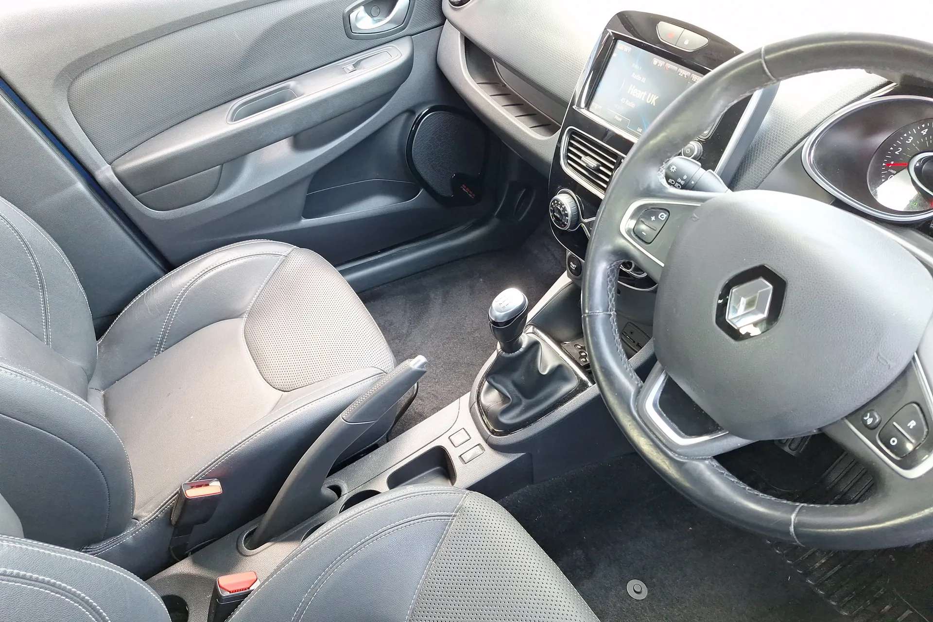 2018 RENAULT CLIO 2018 RENAULT CLIO