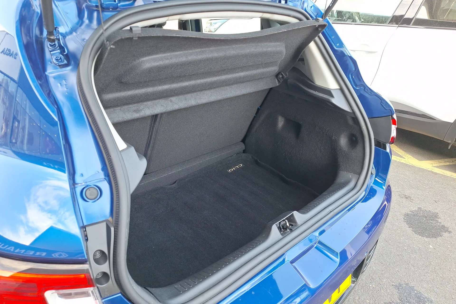 2018 RENAULT CLIO 2018 RENAULT CLIO