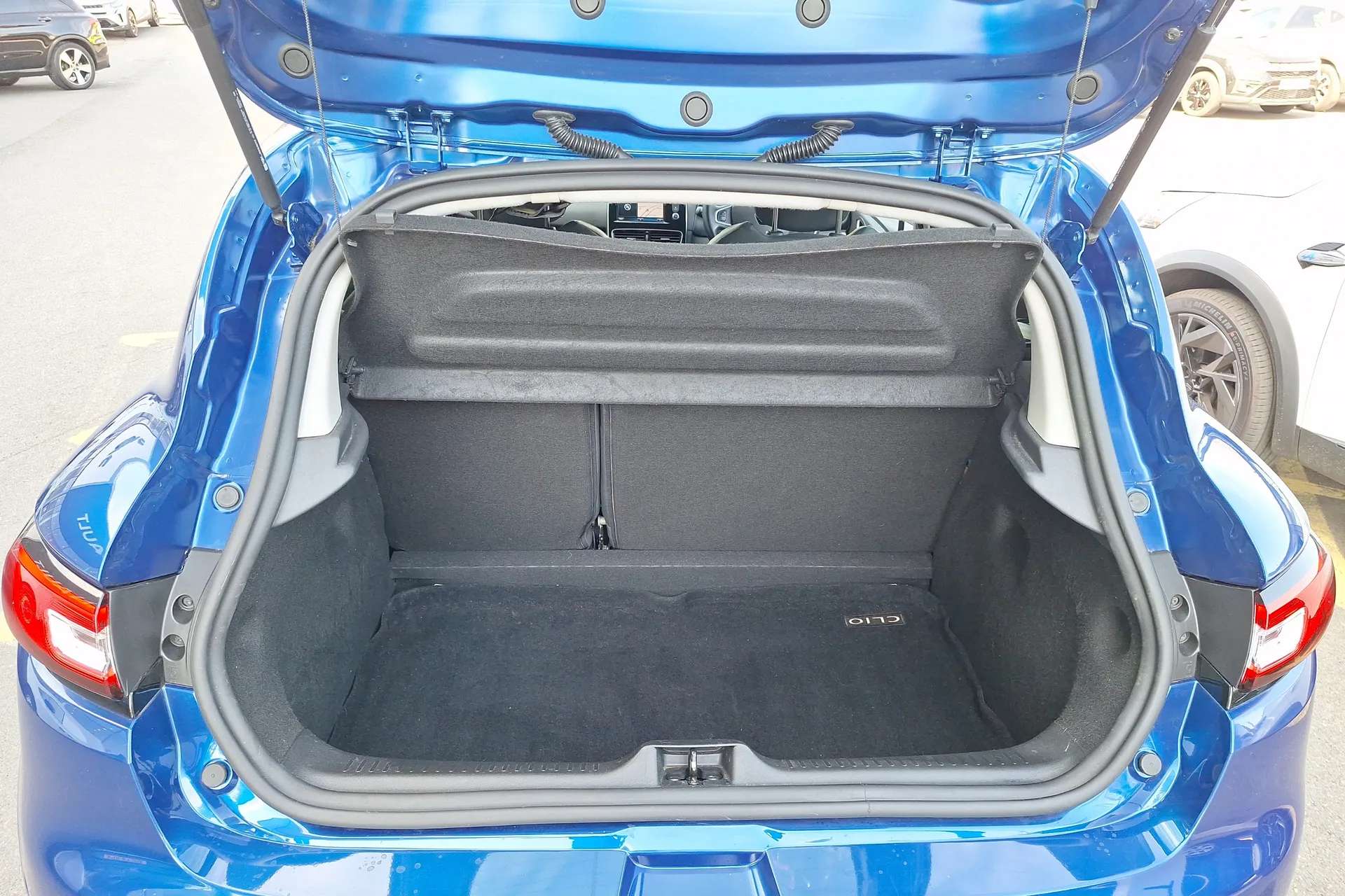 2018 RENAULT CLIO 2018 RENAULT CLIO